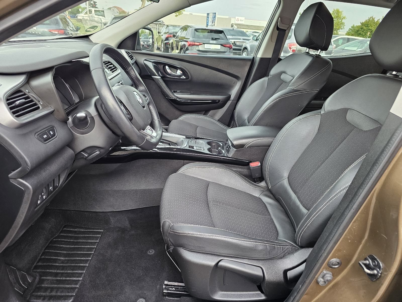 Renault Kadjar dCi EDC ***VELIKI-SERVIS***DVA-KLJUČA***BI-XENON***, fotografija 9
