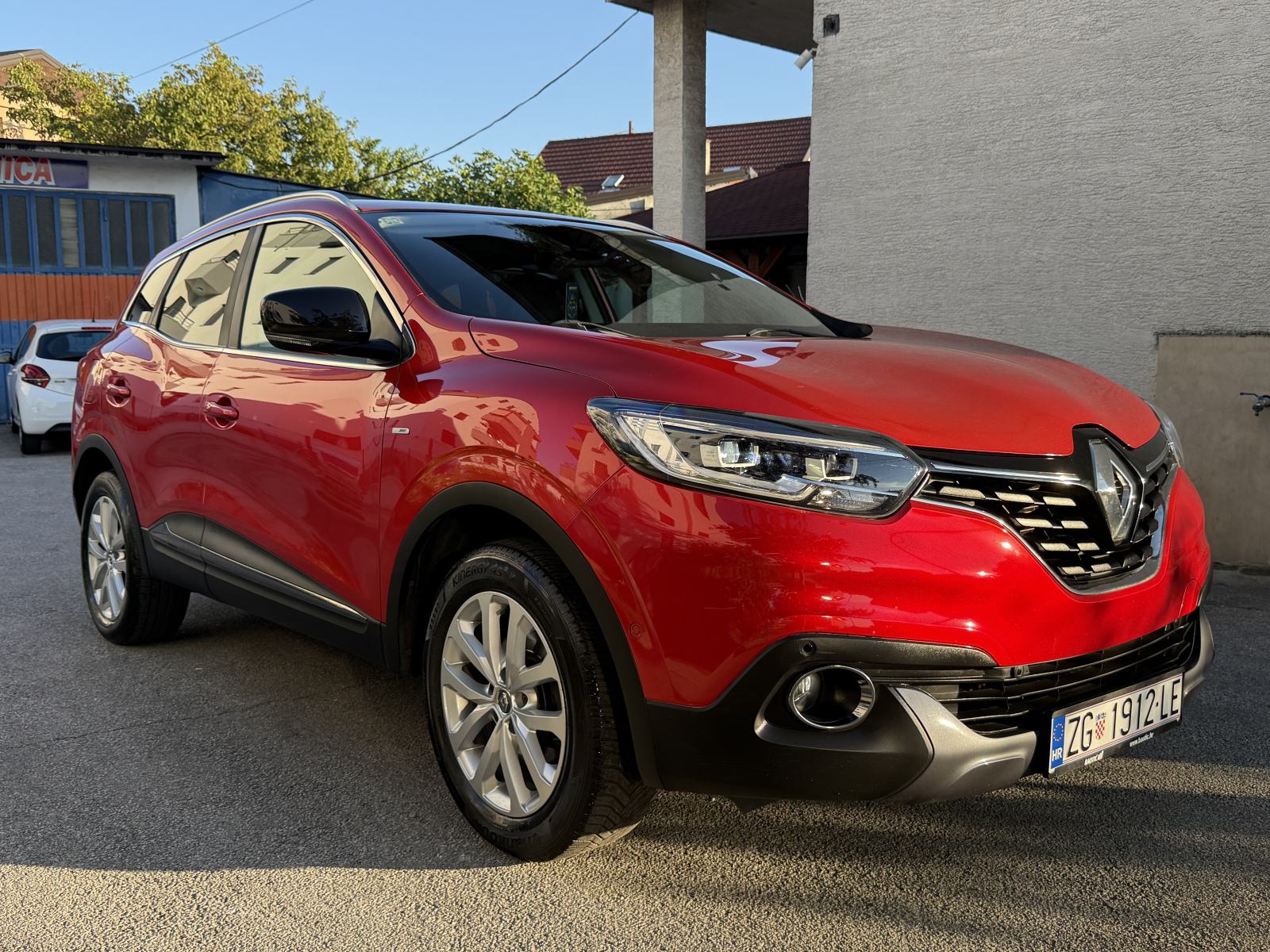 Renault Kadjar TCe 130 Automatik BOSE *REG 07/27 * Novi Lanac* Kamera, pogled izvana - slika 5