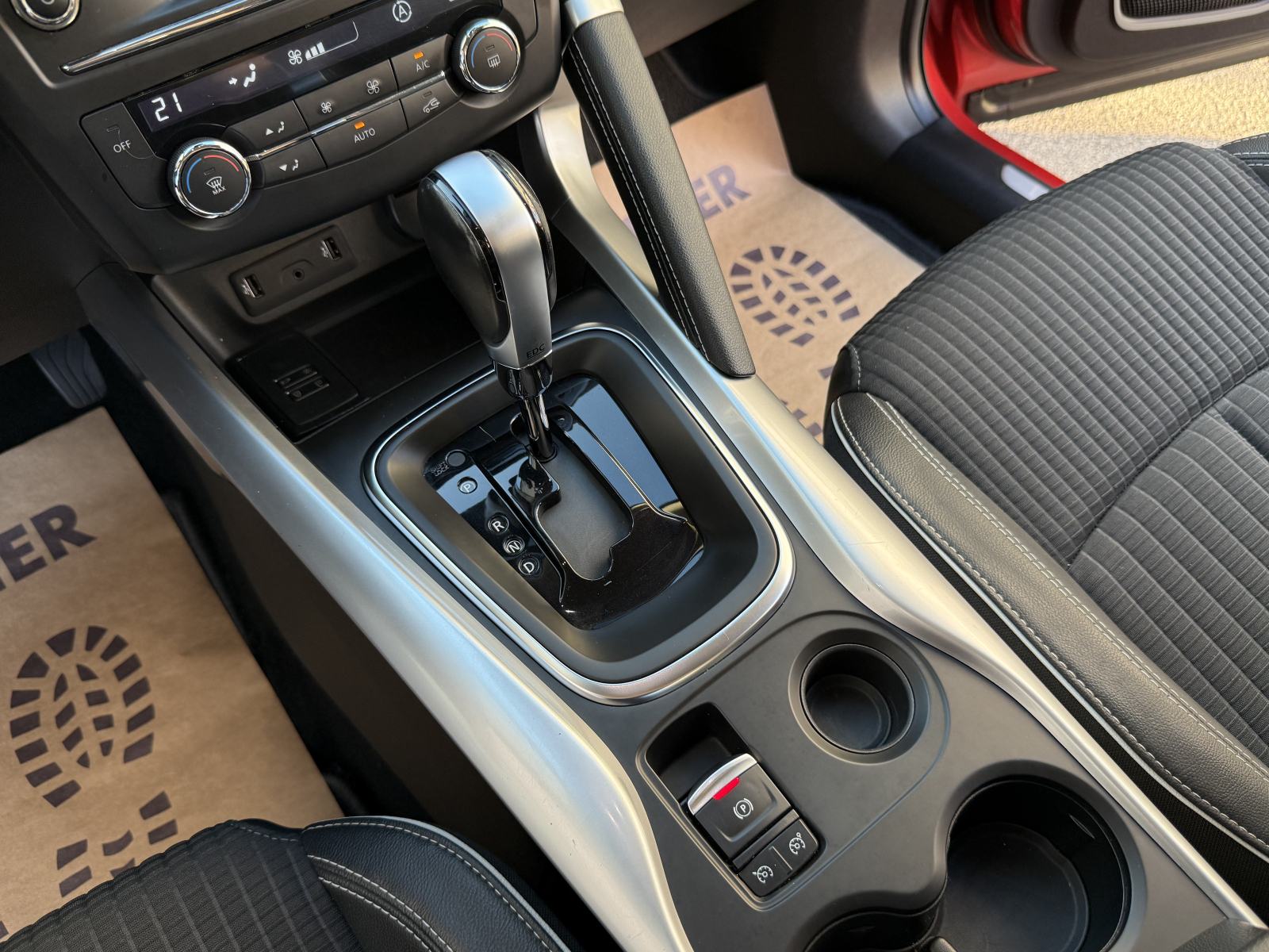 Renault Kadjar TCe 130 Automatik BOSE *REG 07/27 * Novi Lanac* Kamera, fotografija 14