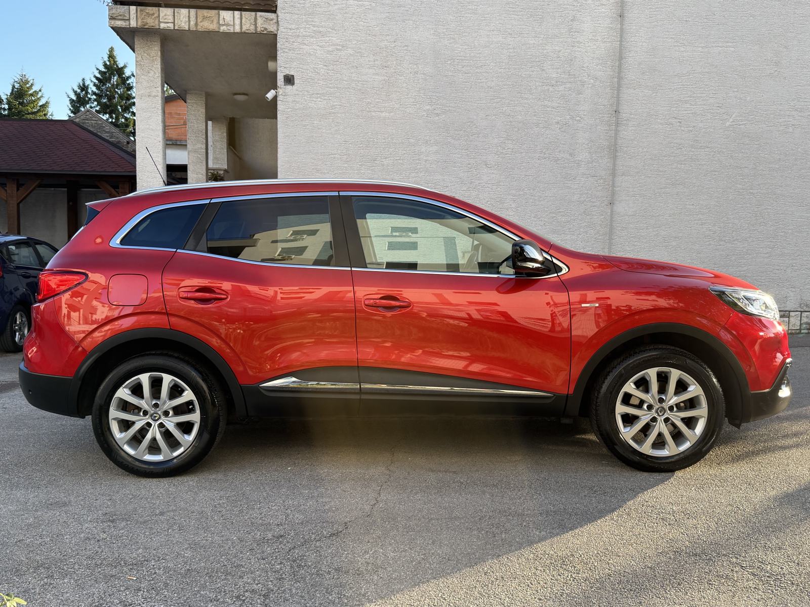 Renault Kadjar TCe 130 Automatik BOSE *REG 07/27 * Novi Lanac* Kamera, pogled izvana - slika 4