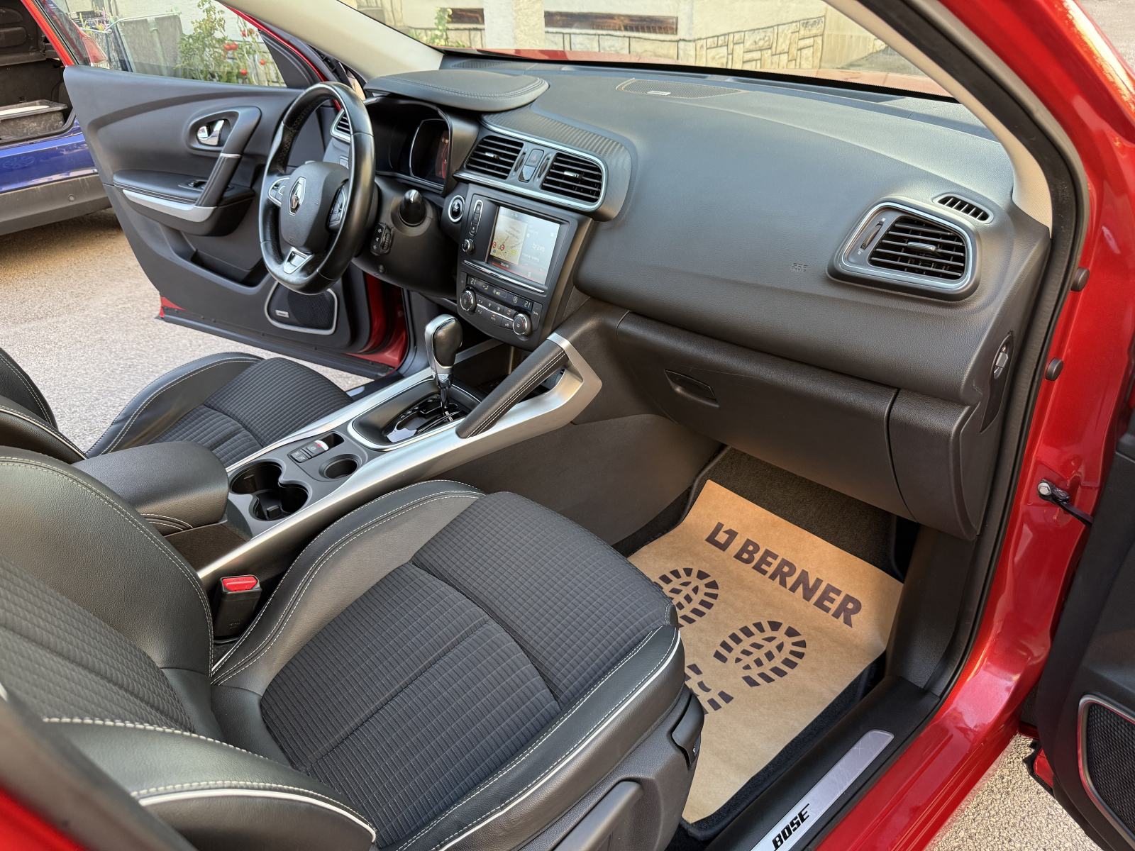 Renault Kadjar TCe 130 Automatik BOSE *REG 07/27 * Novi Lanac* Kamera, fotografija 8