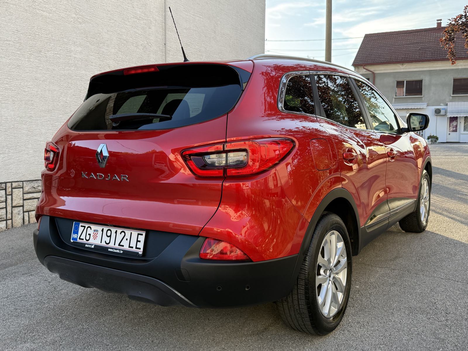 Renault Kadjar TCe 130 Automatik BOSE *REG 07/27 * Novi Lanac* Kamera, pogled izvana - slika 3