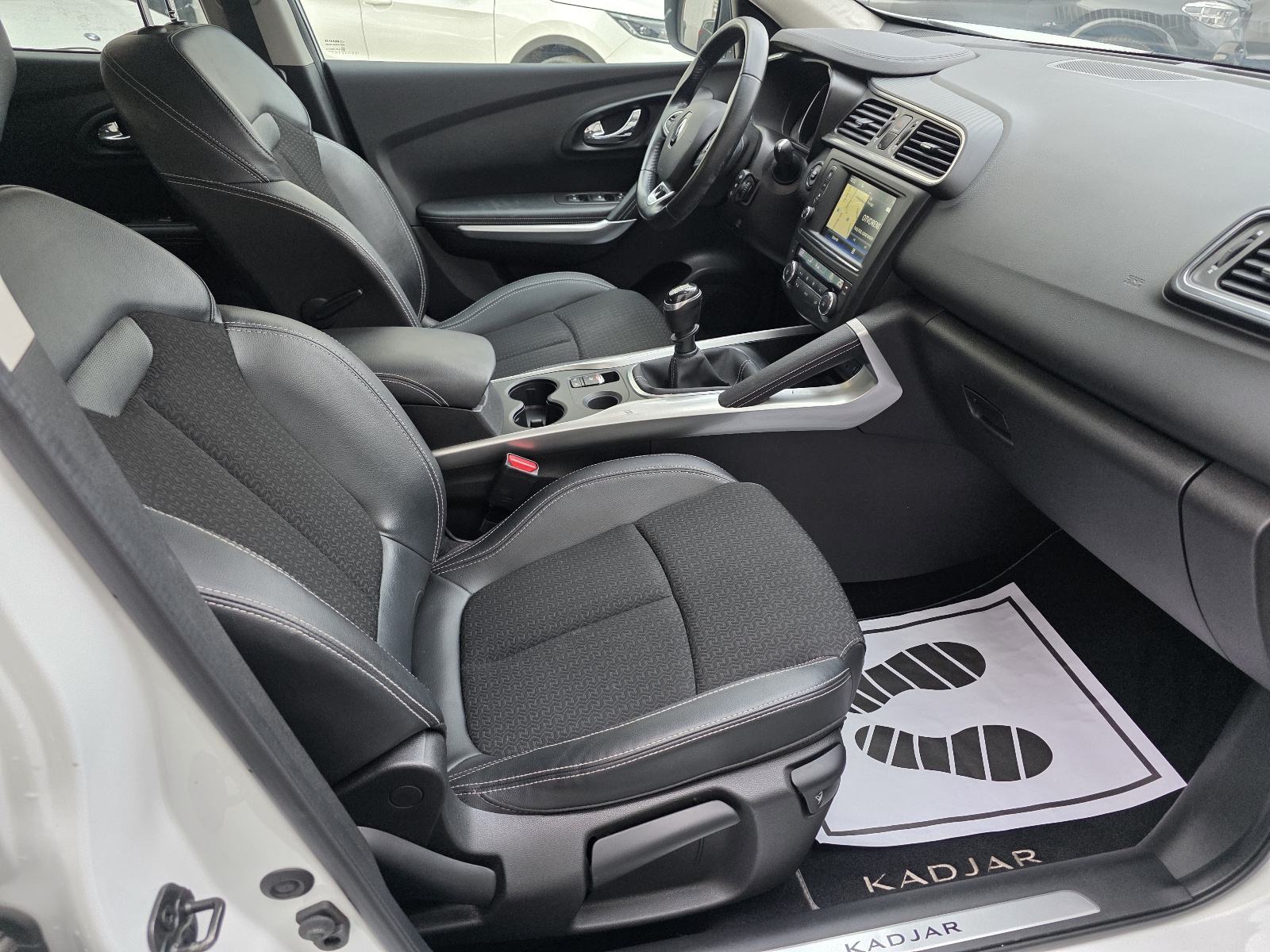 Renault Kadjar TCe 130 BOSE Kamera 360° LED Jamstvo 12 mj, fotografija 10