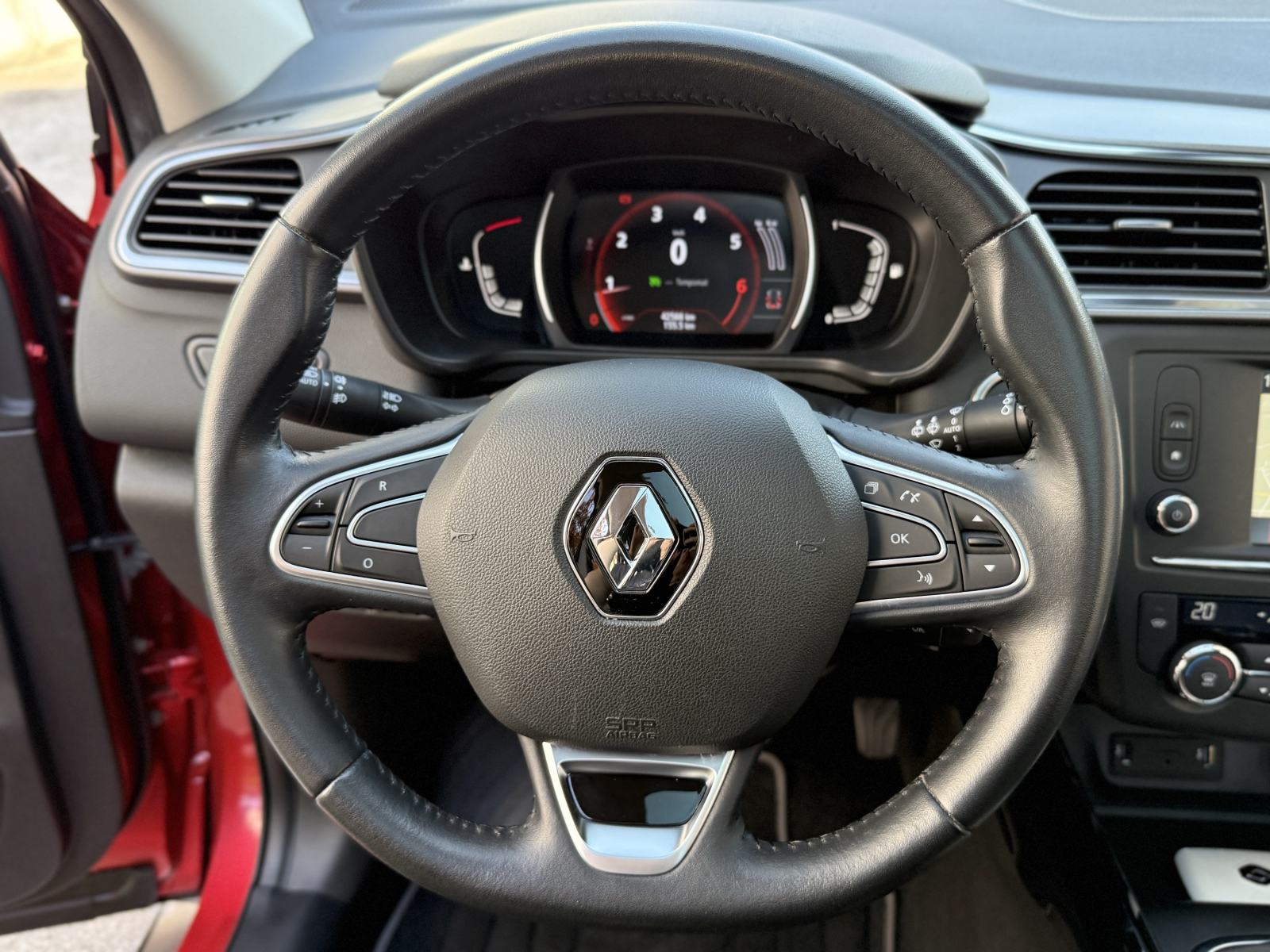Renault Kadjar TCe 130 *REG 07/27* SAMO 42 TKM* Panorama, Kamera, Navi, fotografija 11