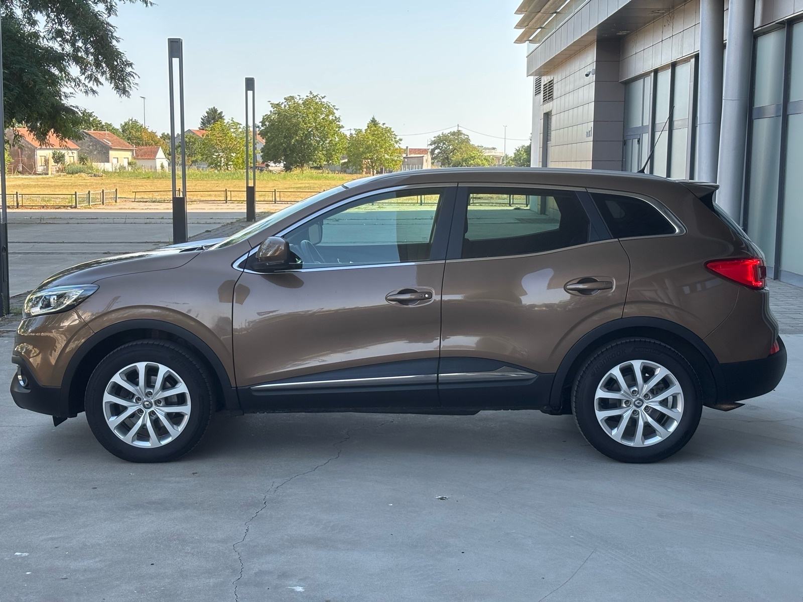 Renault Kadjar TCe 130, KLIMA, PDC, SERVISNA, JAMSTVO ✅️, fotografija 6