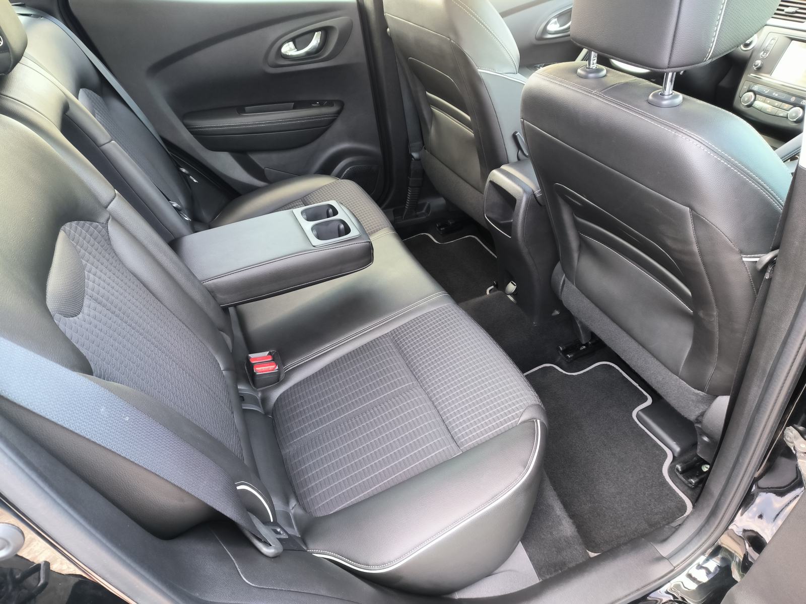 Renault Kadjar TCe 130ks, BOSE EDITION, SERVISNA, JAMSTVO, REG. 1 GOD, fotografija 15
