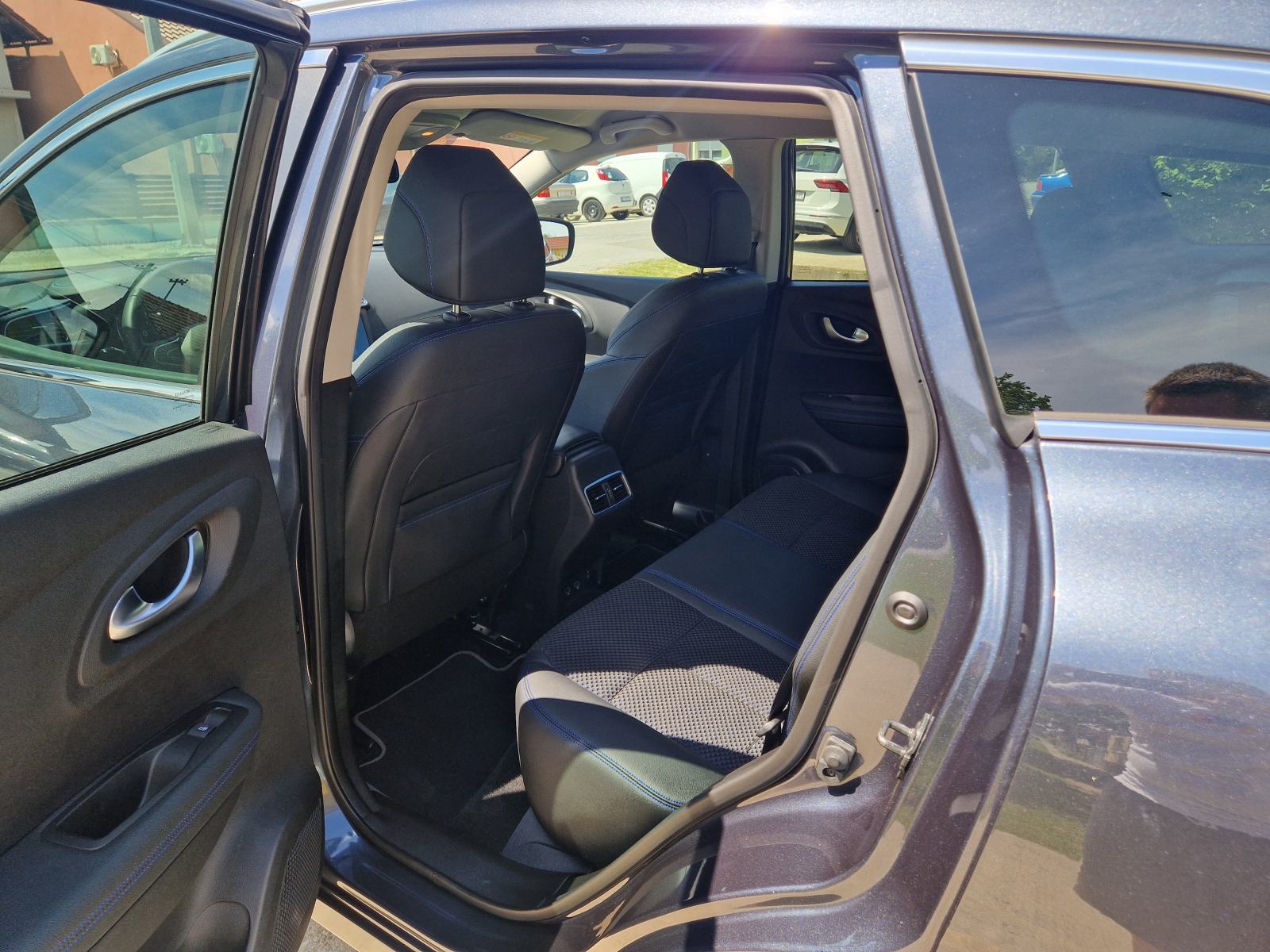 Renault Kadjar TCe automatik,65TKM,NAVI,LED,ALU,PDC,KAMERA,GR.SJEDALA, fotografija 17