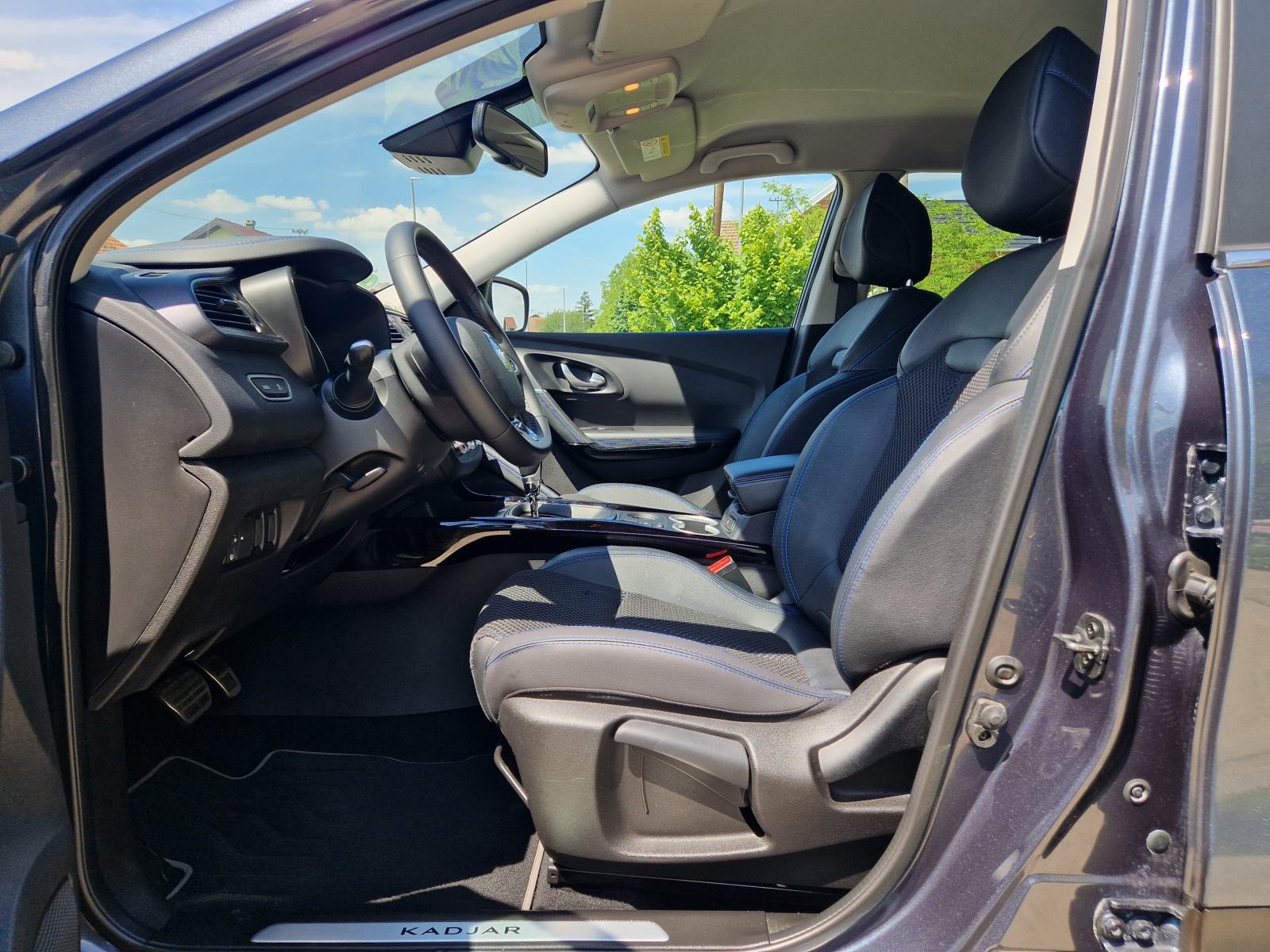 Renault Kadjar TCe automatik,65TKM,NAVI,LED,ALU,PDC,KAMERA,GR.SJEDALA, fotografija 15