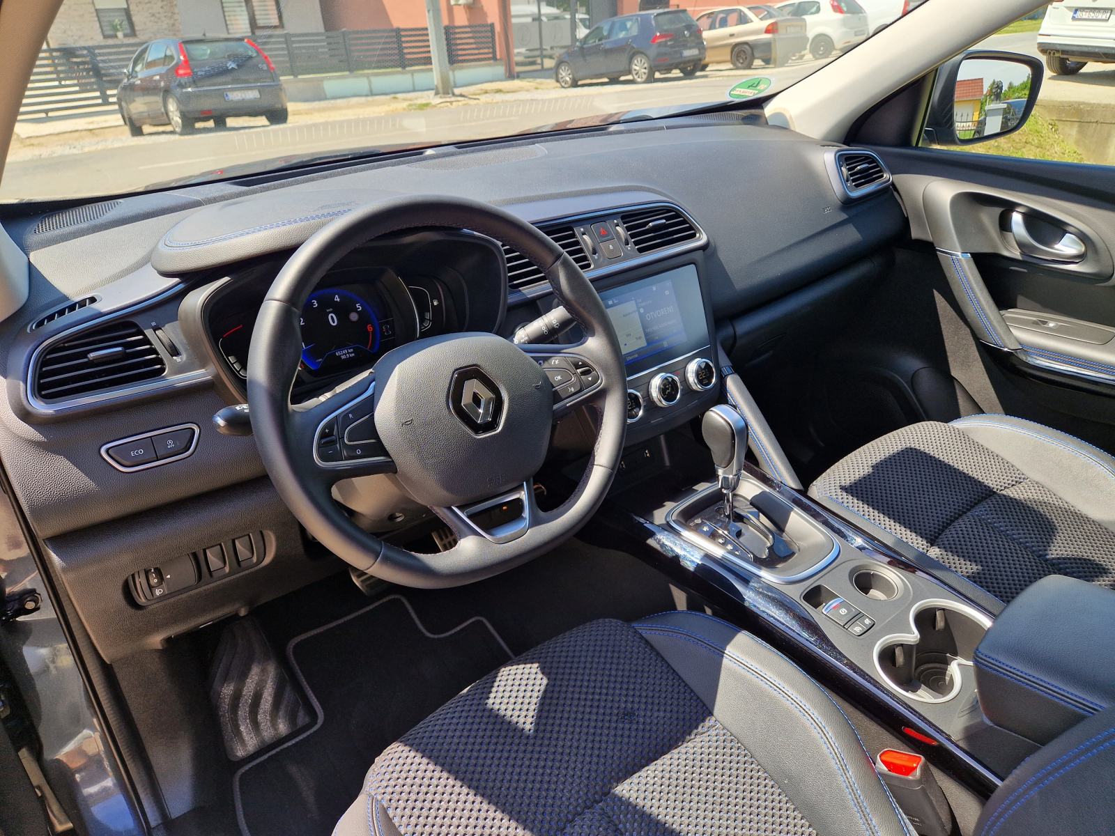 Renault Kadjar TCe automatik,65TKM,NAVI,LED,ALU,PDC,KAMERA,GR.SJEDALA, fotografija 14