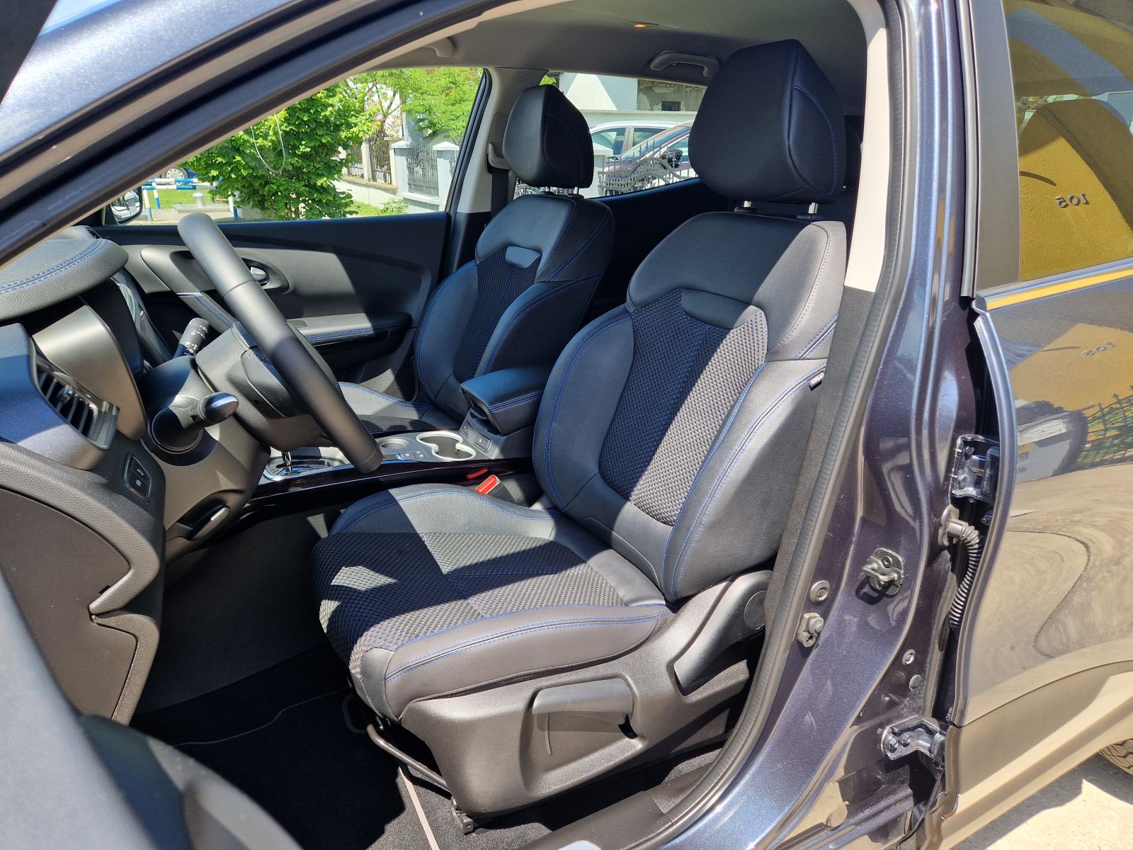 Renault Kadjar TCe automatik,65TKM,NAVI,LED,ALU,PDC,KAMERA,GR.SJEDALA, fotografija 16