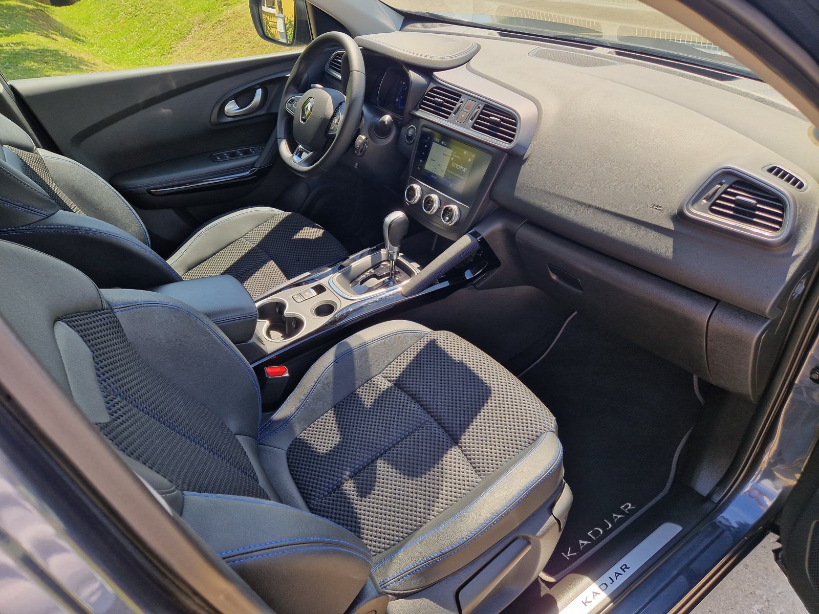 Renault Kadjar TCe automatik,65TKM,NAVI,LED,ALU,PDC,KAMERA,GR.SJEDALA, fotografija 19