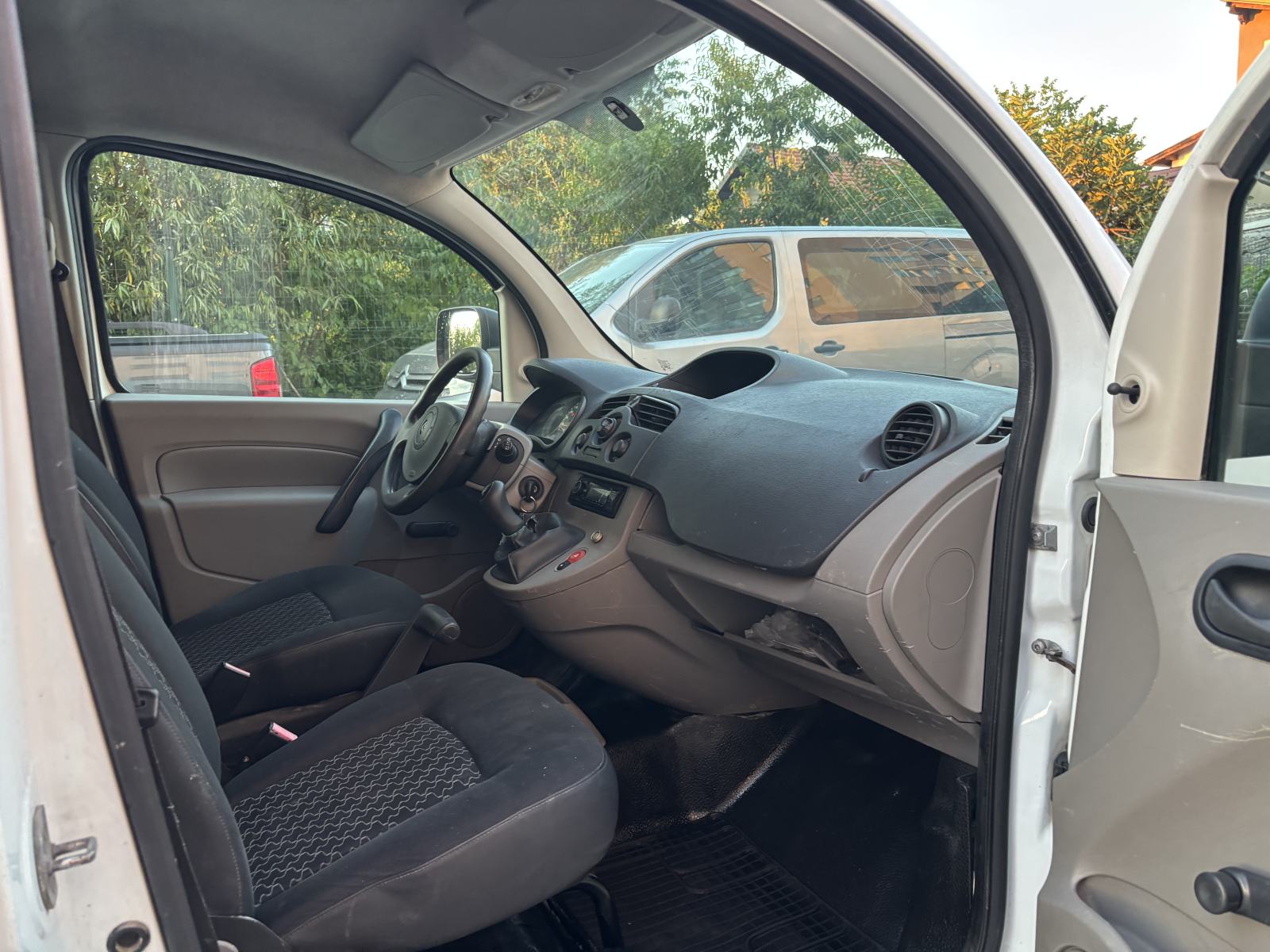 RENAULT KANGOO 1,5 dCi 2009 GODINA ODLIČNO STANJE CIJENA 3,400€!!!, fotografija 8