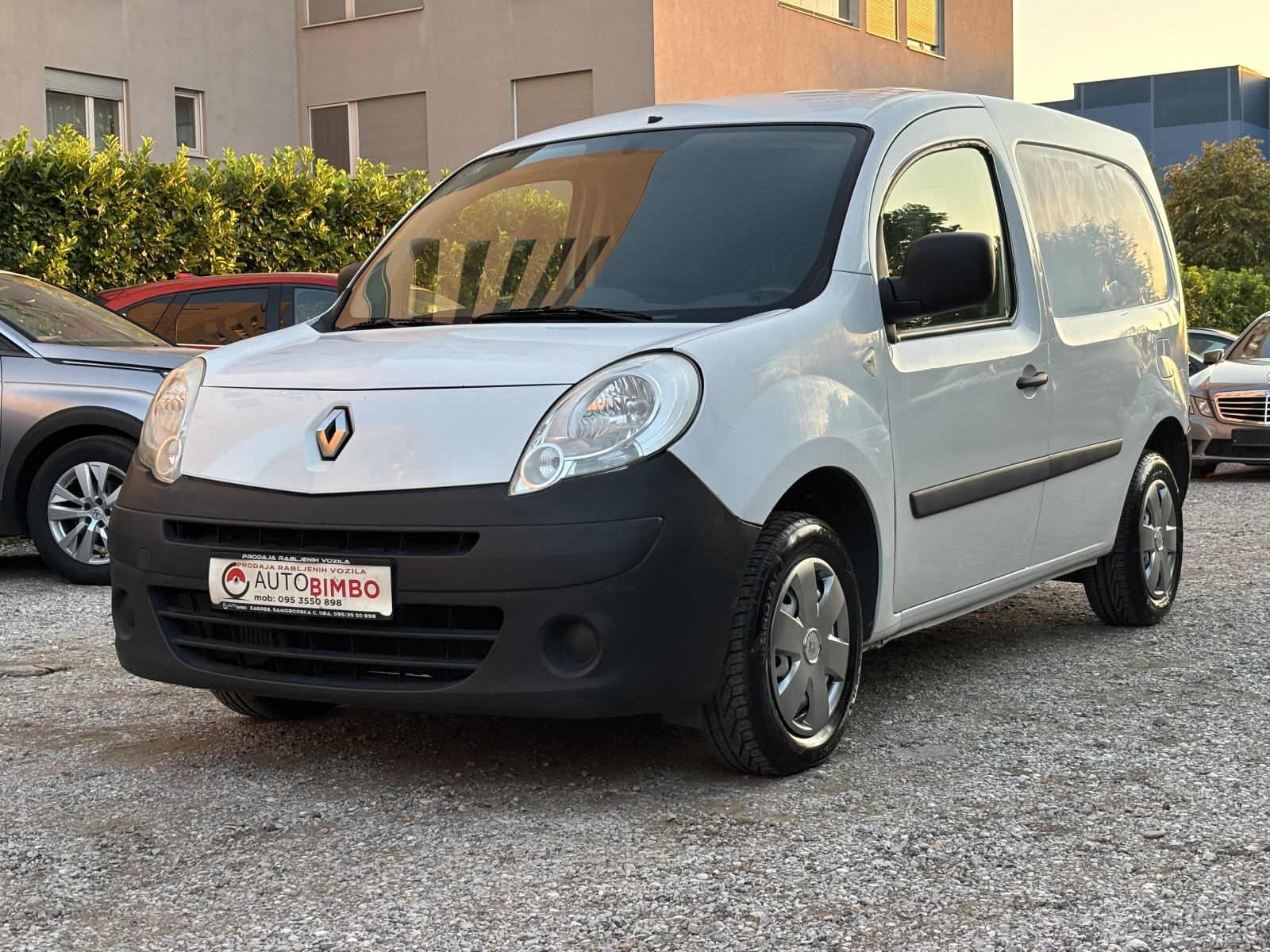 RENAULT KANGOO 1,5 dCi 2009 GODINA ODLIČNO STANJE CIJENA 3,400€!!!, fotografija 3