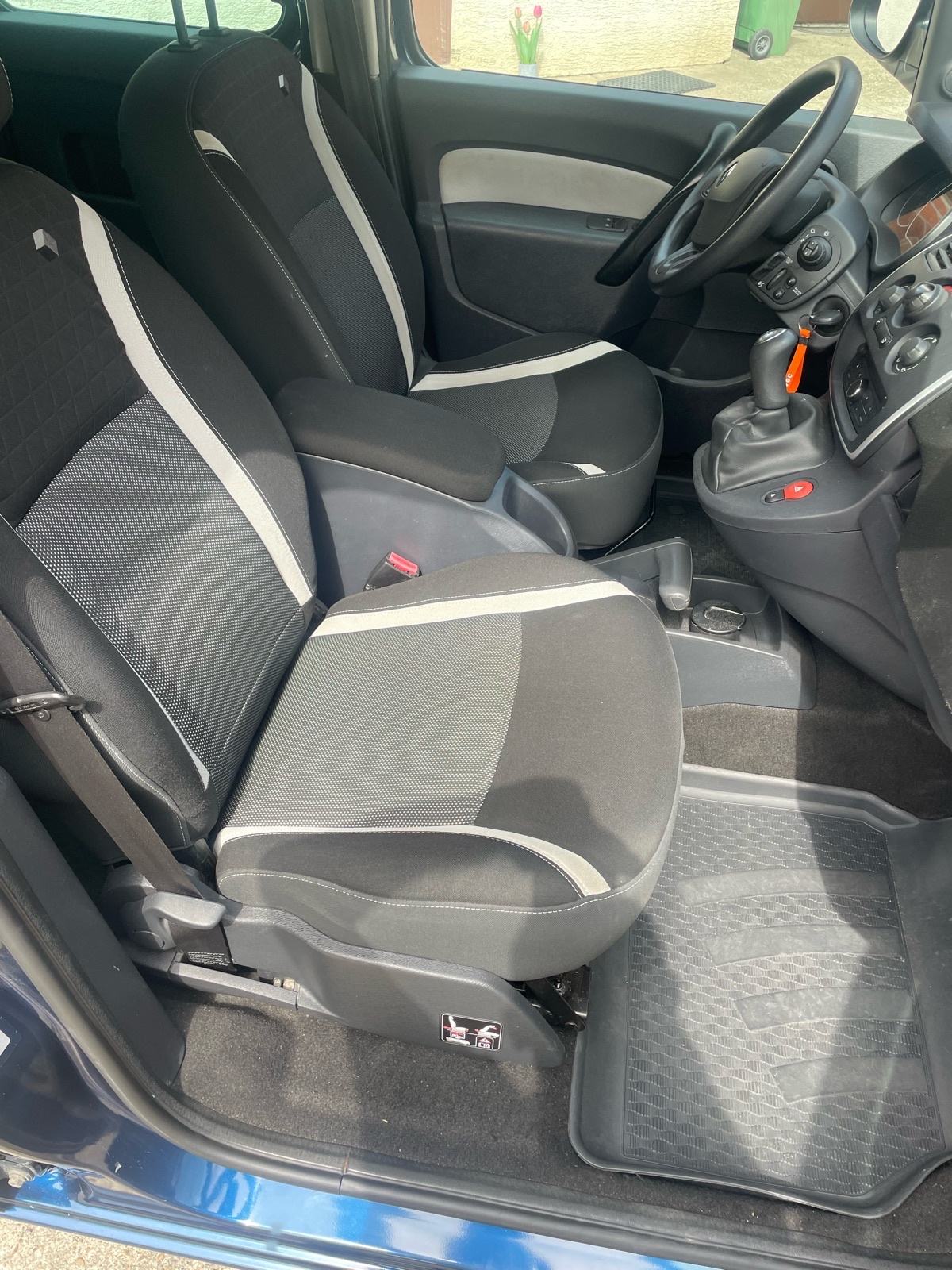 Renault Kangoo 1,5 dCi 90 DVOJA KLIZNA VRATA, fotografija 13