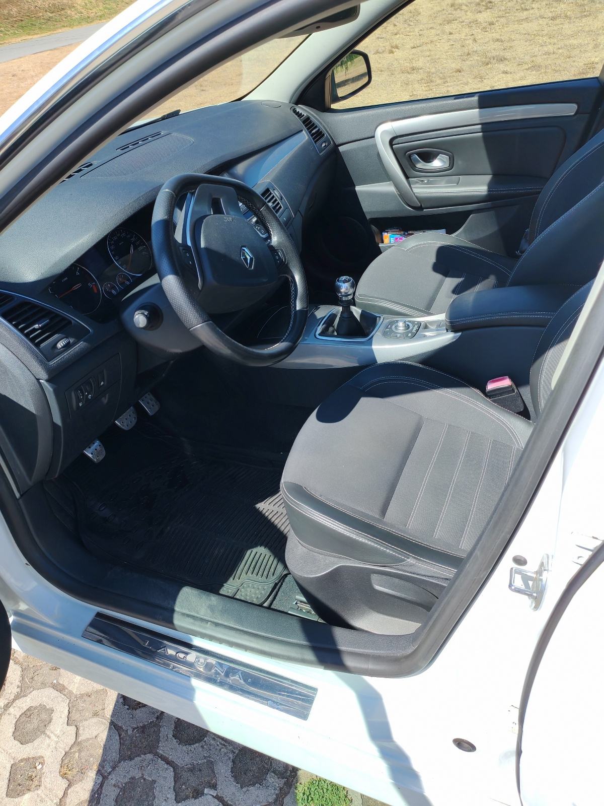Renault Laguna 1,5 dCi Eco, fotografija 7