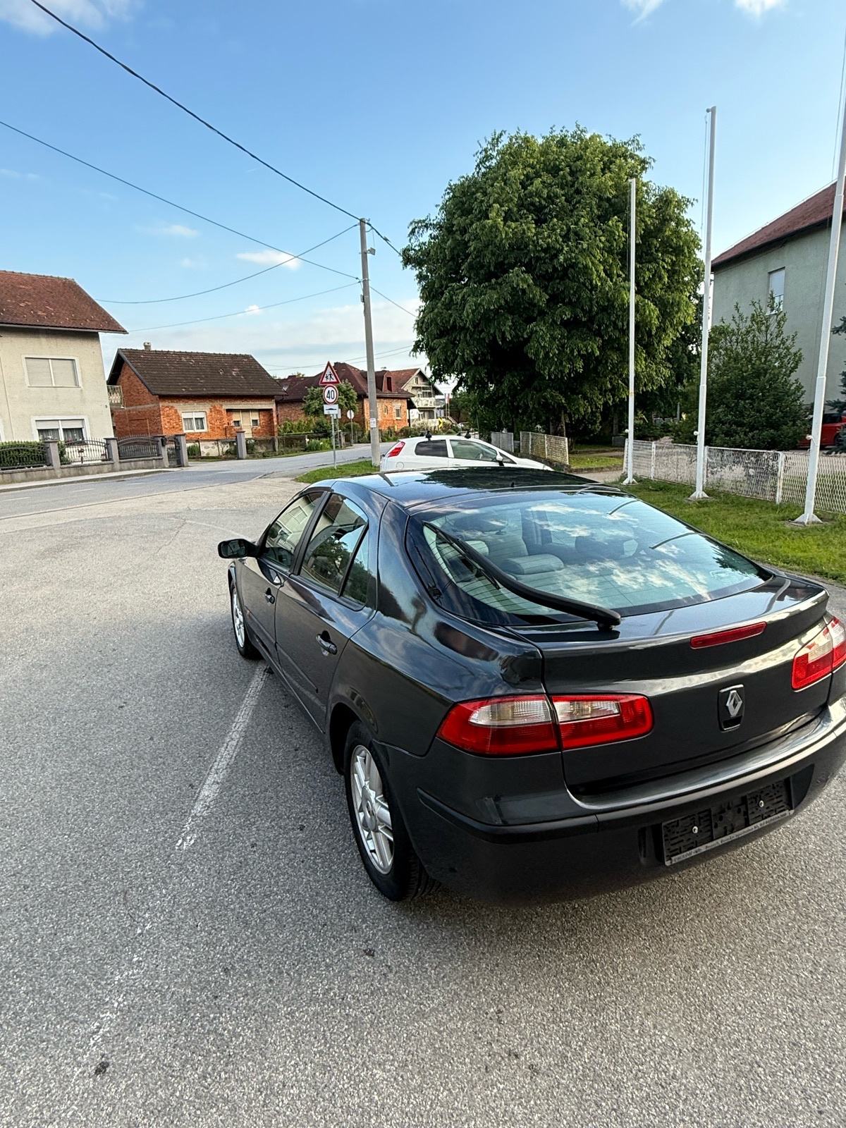 Renault Laguna 1,8 16V AUTOMATIK KLIMA SPREMAN ZA REG, fotografija 9