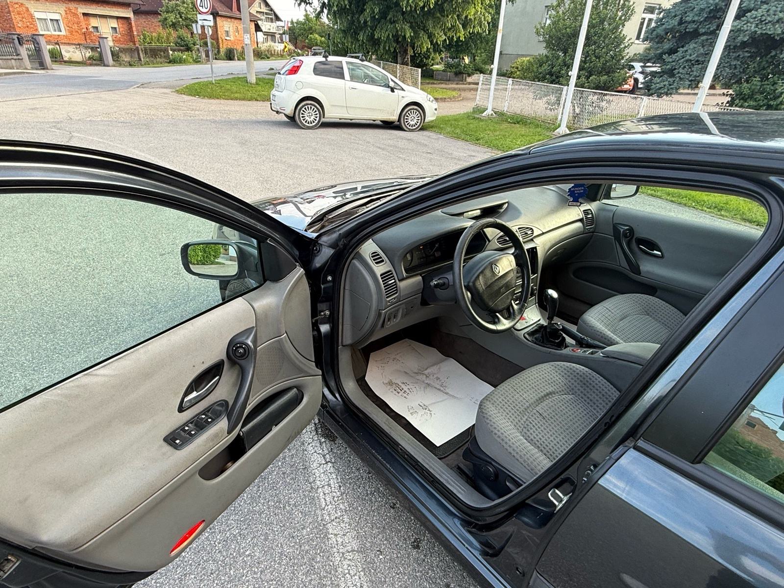 Renault Laguna 1,8 16V AUTOMATIK KLIMA SPREMAN ZA REG, fotografija 10