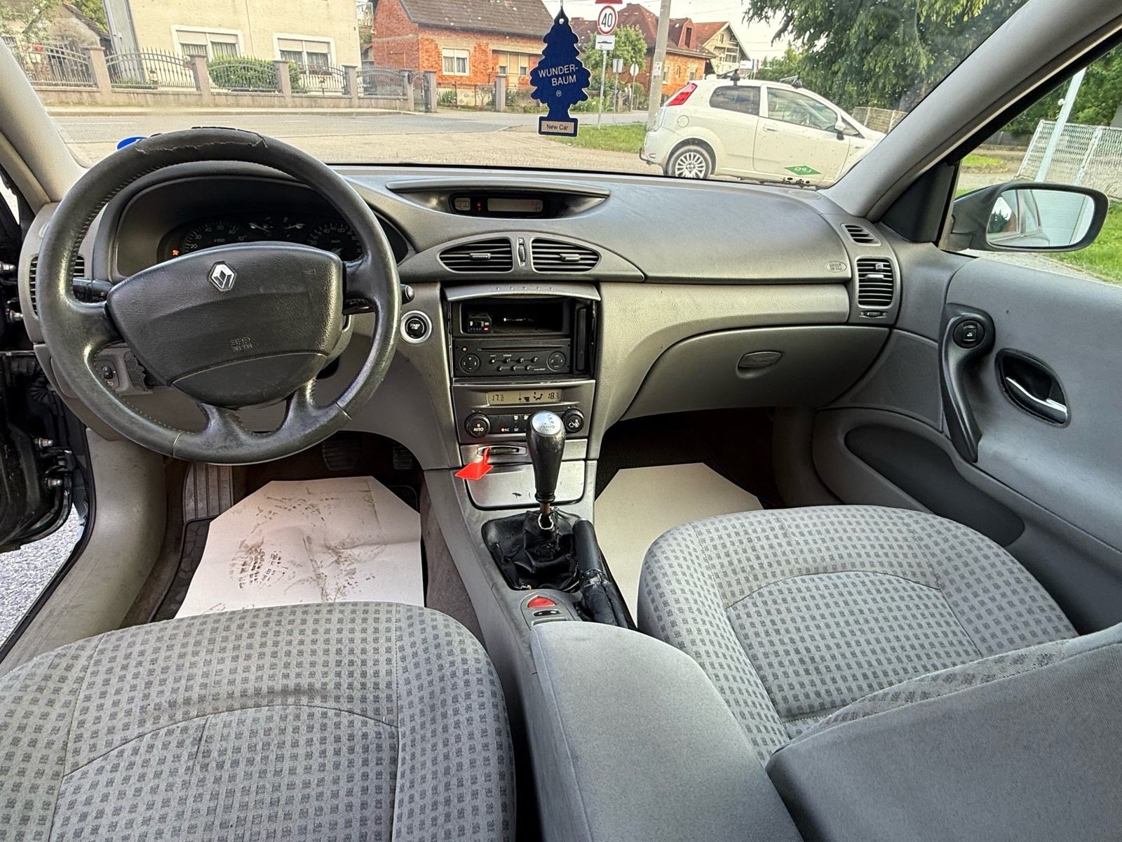 Renault Laguna 1,8 16V AUTOMATIK KLIMA SPREMAN ZA REG, fotografija 7