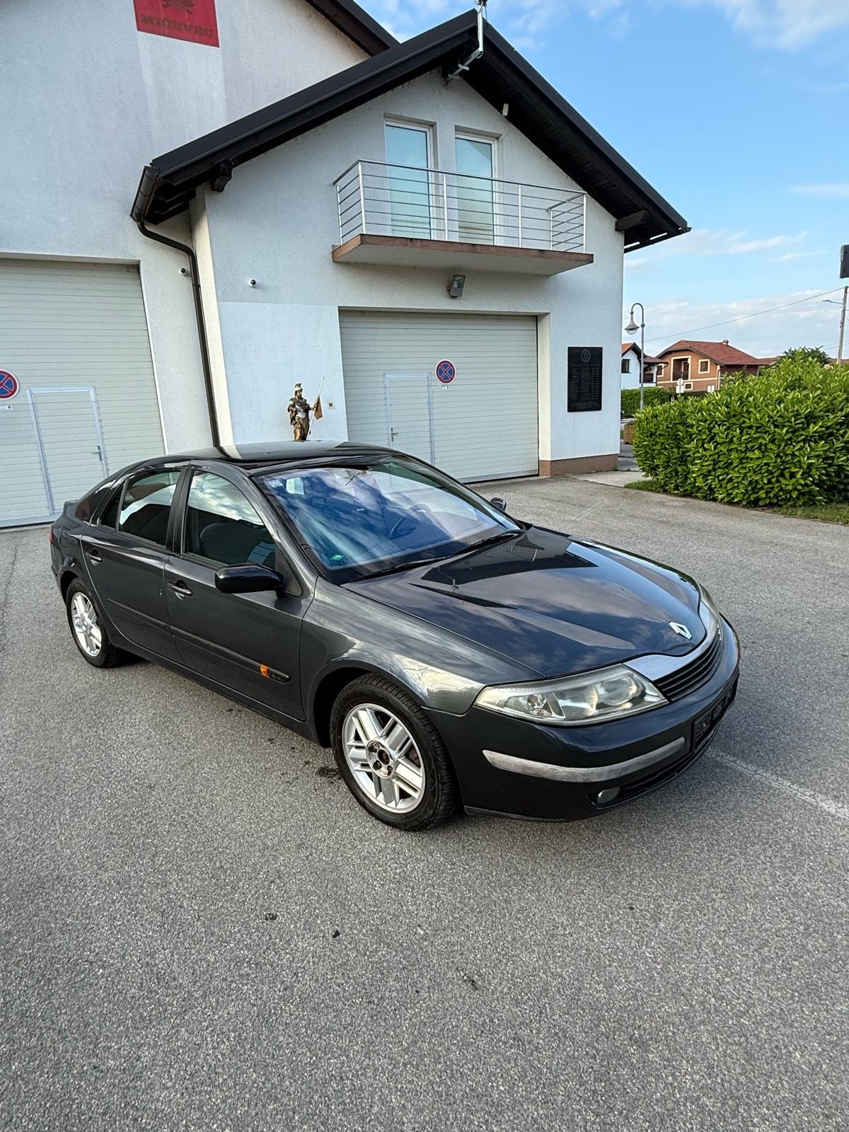 Renault Laguna 1,8 16V AUTOMATIK KLIMA SPREMAN ZA REG, fotografija 6
