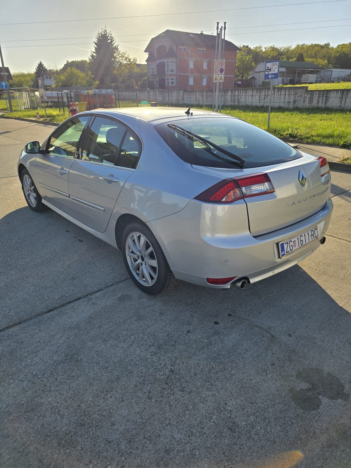 Renault Laguna 2,0 dCi 150 REG.1g.HITNO, fotografija 8