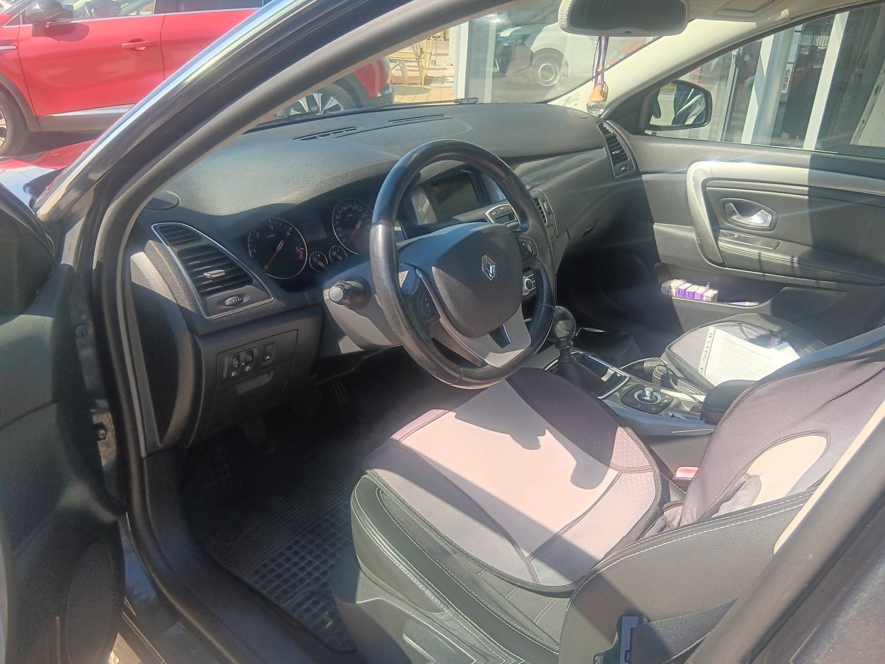 Renault Laguna Evolution 1,5 dCi, fotografija 7