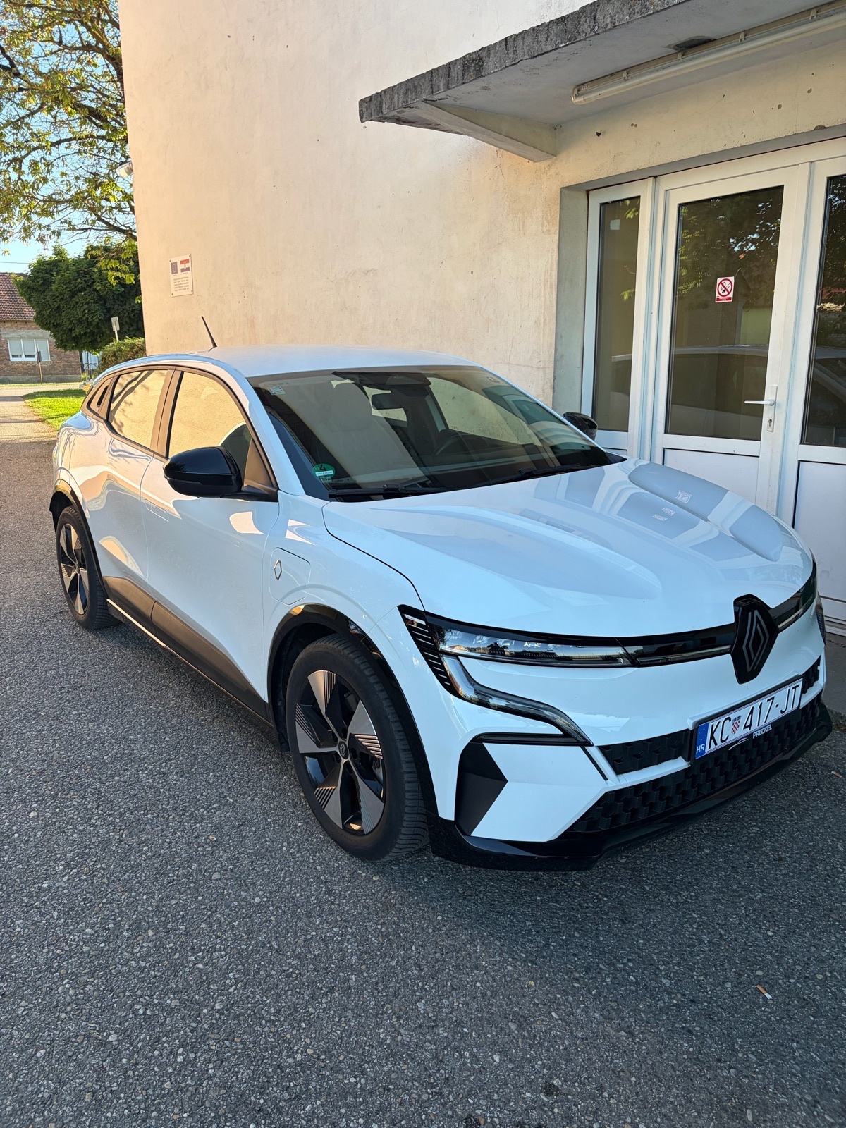 Renault Megan E-Tech EV 40 Equilibre, pogled izvana - slika 1