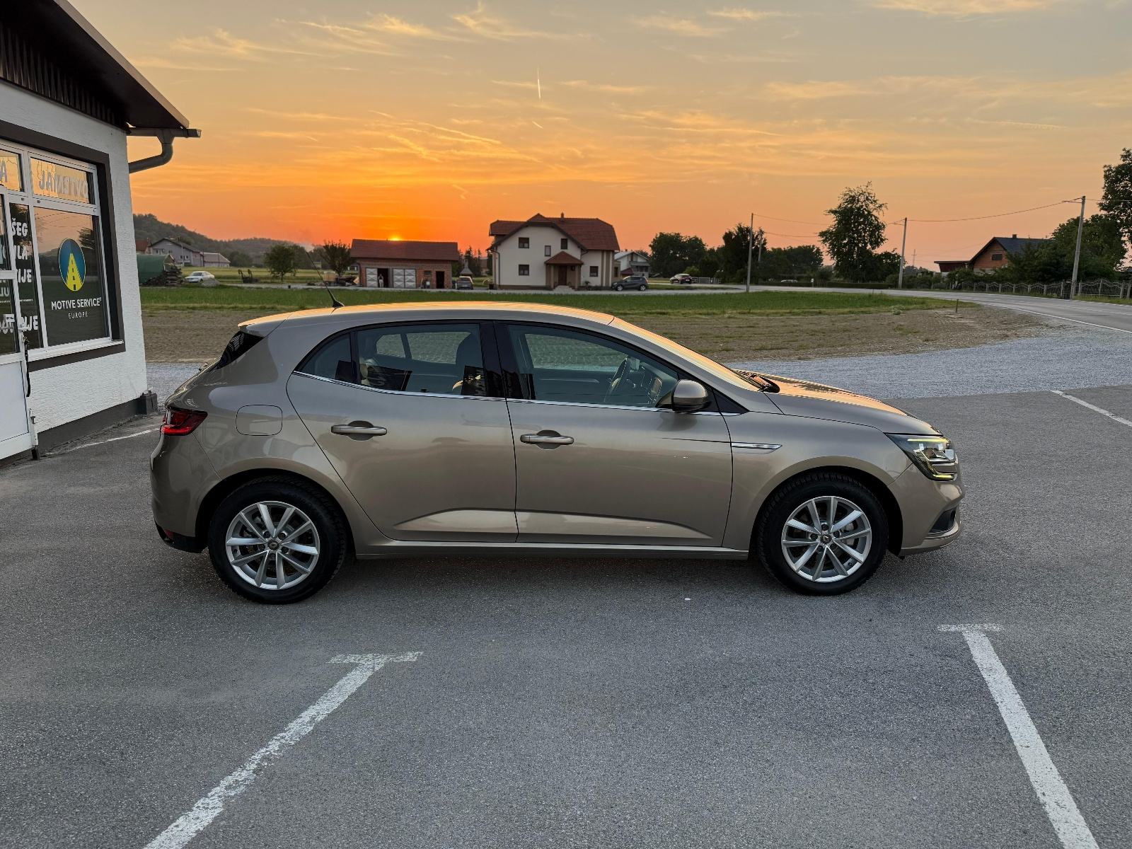 Renault Megane 1.2 16V INTENS,97kw,1.vl,94.000km,SERVISNA,MOG.KREDITA, fotografija 4