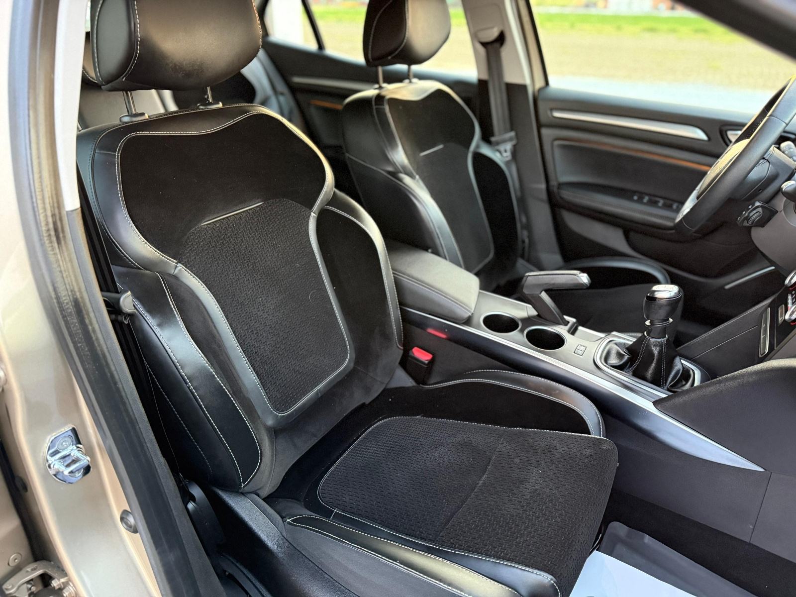 Renault Megane 1.2 16V INTENS,97kw,1.vl,94.000km,SERVISNA,MOG.KREDITA, fotografija 14