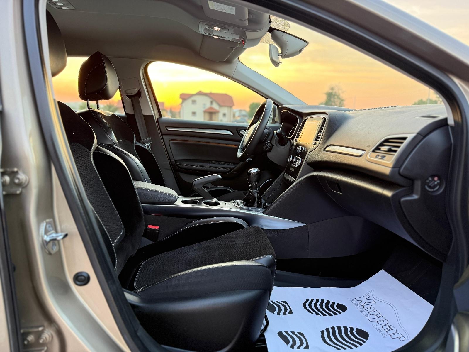 Renault Megane 1.2 16V INTENS,97kw,1.vl,94.000km,SERVISNA,MOG.KREDITA, fotografija 13