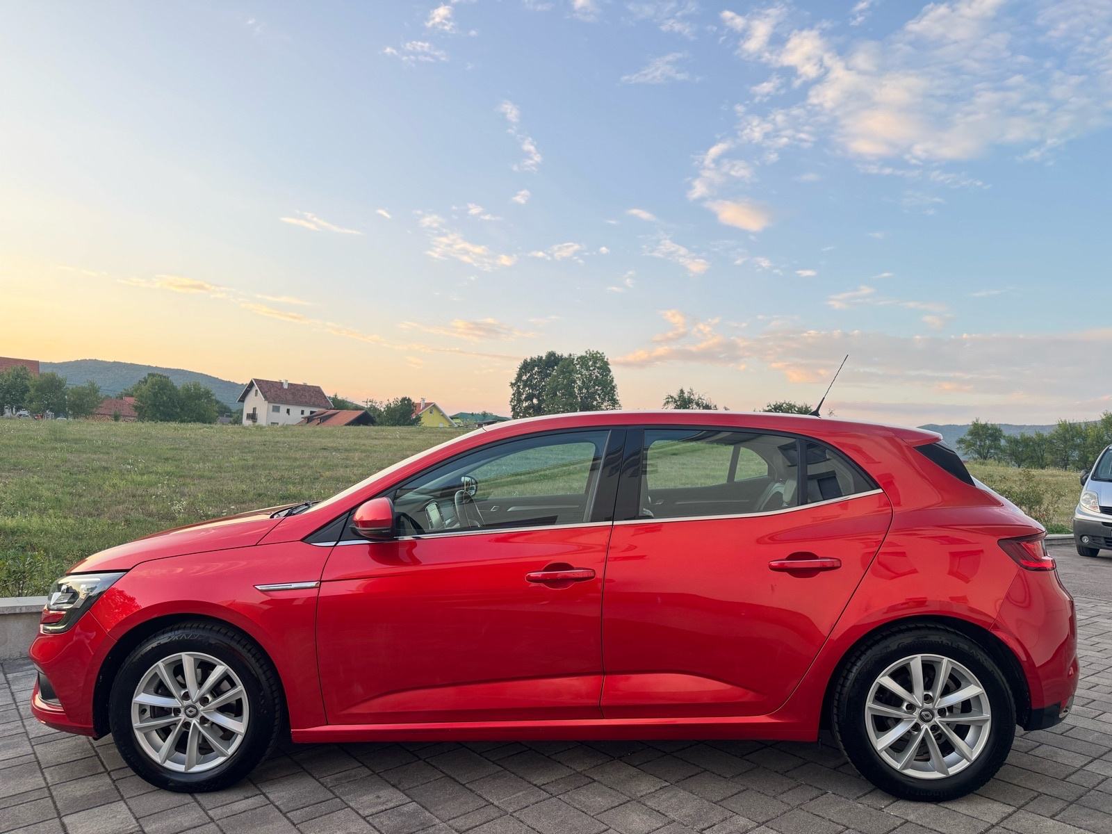 RENAULT MEGANE 1,5 dCi 110KS, INTENS, 1.VL, VELIKI SERVIS, TOP, fotografija 7
