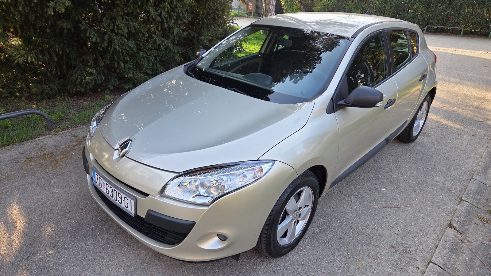 Renault Megane 1.5 dCi 2010.g.Reg.07/2027.g.KLIMA.alu,HR auto!!odličan, fotografija 9