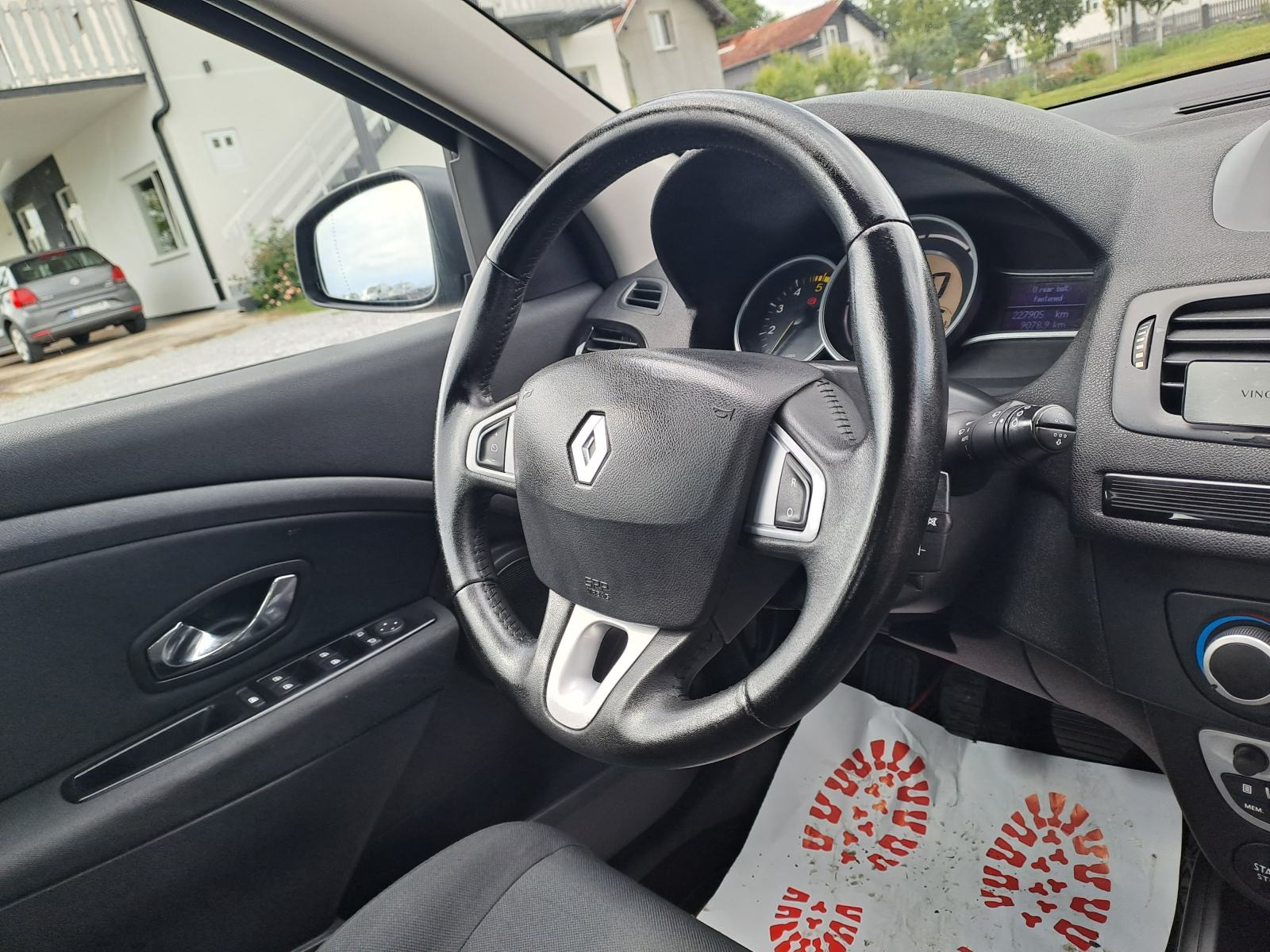 Renault Megane 1,5 dCi-2012gd.md-NAVIGACIJA-klima,alu,rg01/2027,KARTIC, fotografija 11