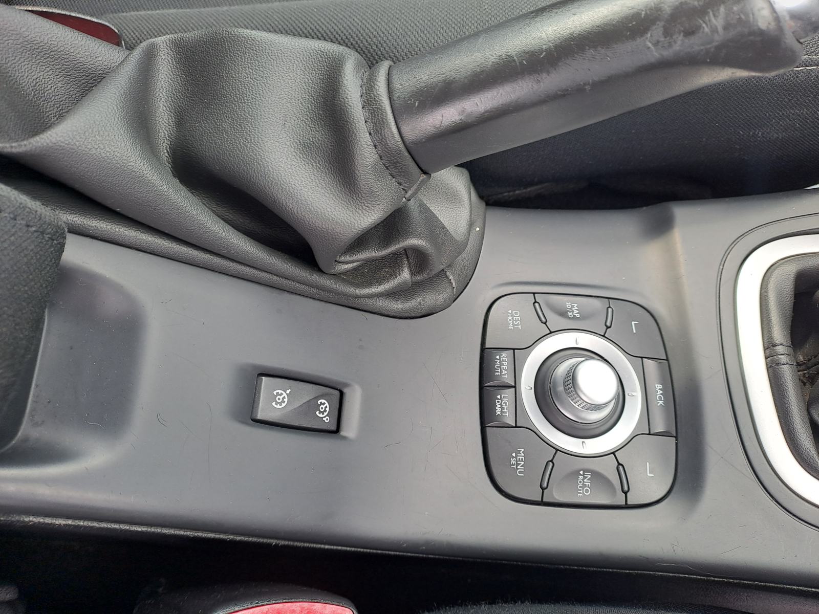 Renault Megane 1,5 dCi-2012gd.md-NAVIGACIJA-klima,alu,rg01/2027,KARTIC, fotografija 16