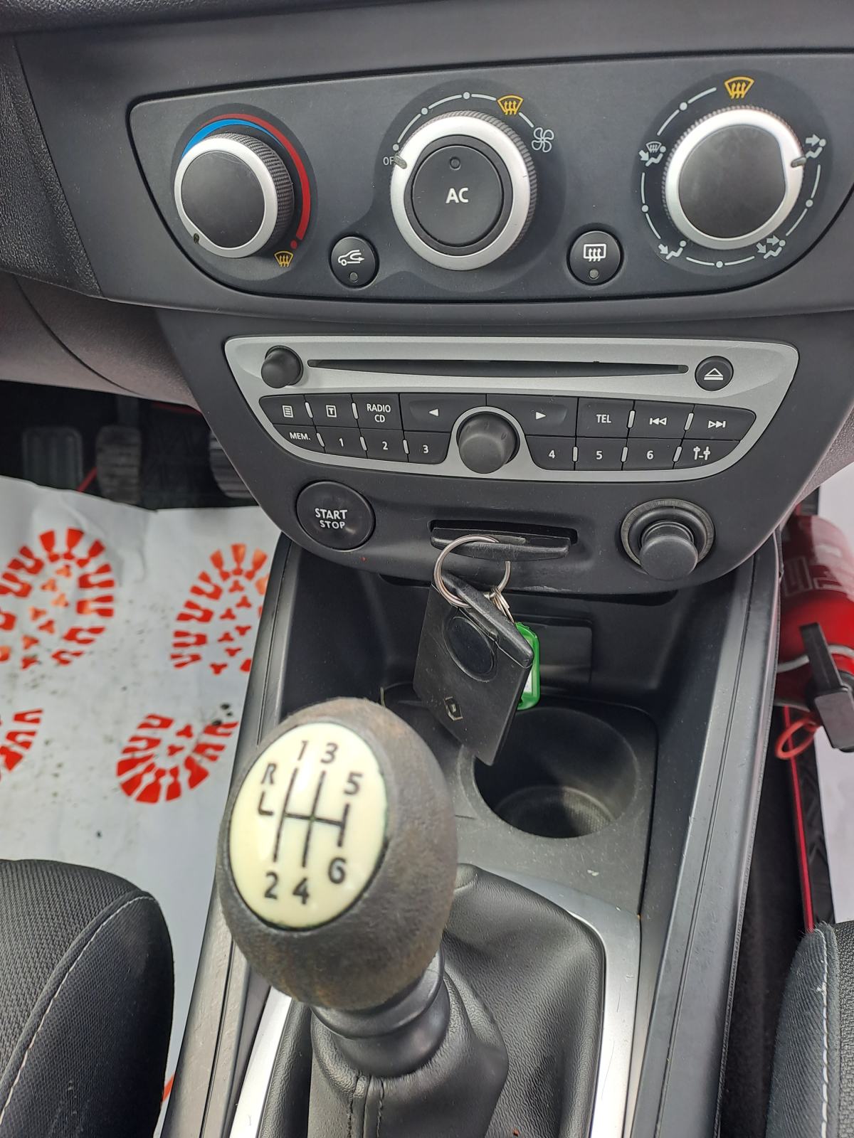 Renault Megane 1,5 dCi-2012gd.md-NAVIGACIJA-klima,alu,rg01/2027,KARTIC, fotografija 17