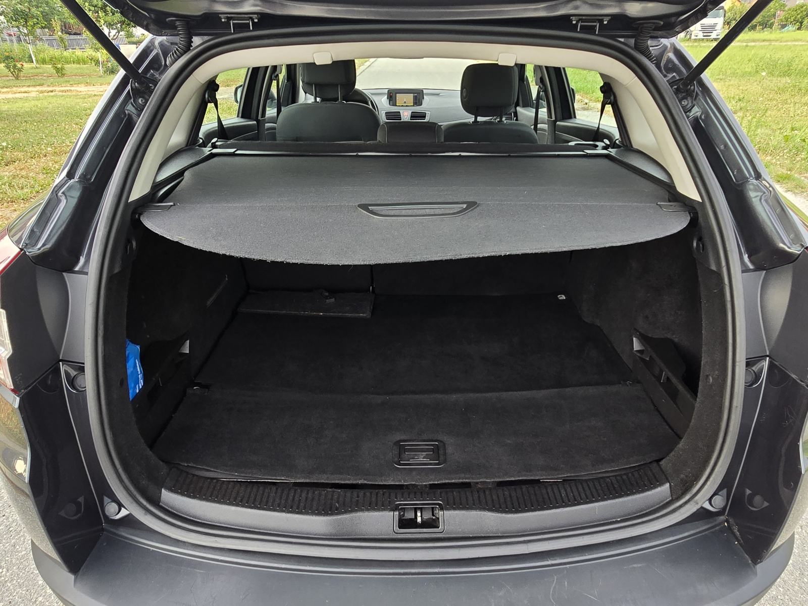 Renault Megane 1,5 dCi-2012gd.md-NAVIGACIJA-klima,alu,rg01/2027,KARTIC, fotografija 8