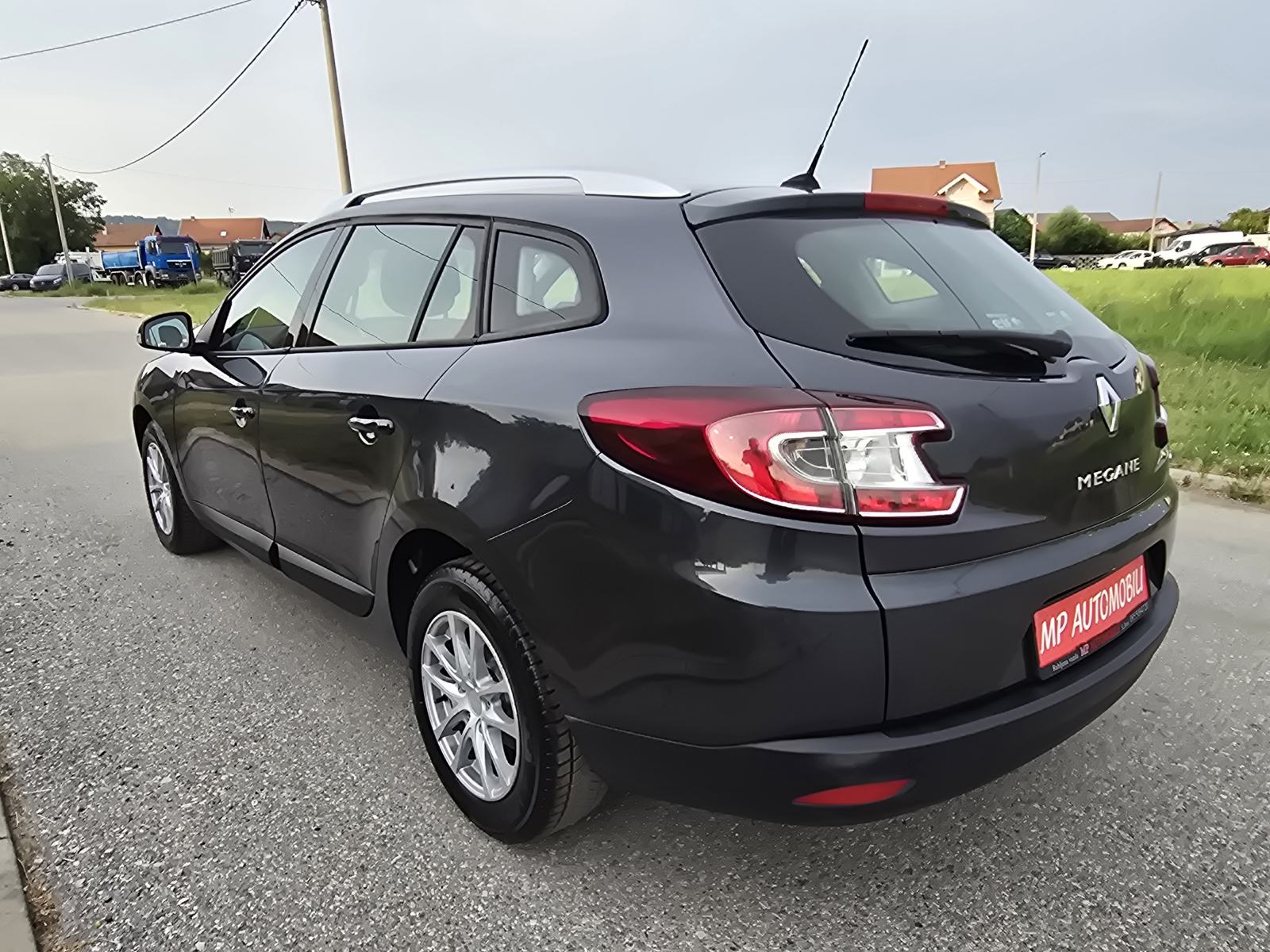 Renault Megane 1,5 dCi-2012gd.md-NAVIGACIJA-klima,alu,rg01/2027,KARTIC, fotografija 9