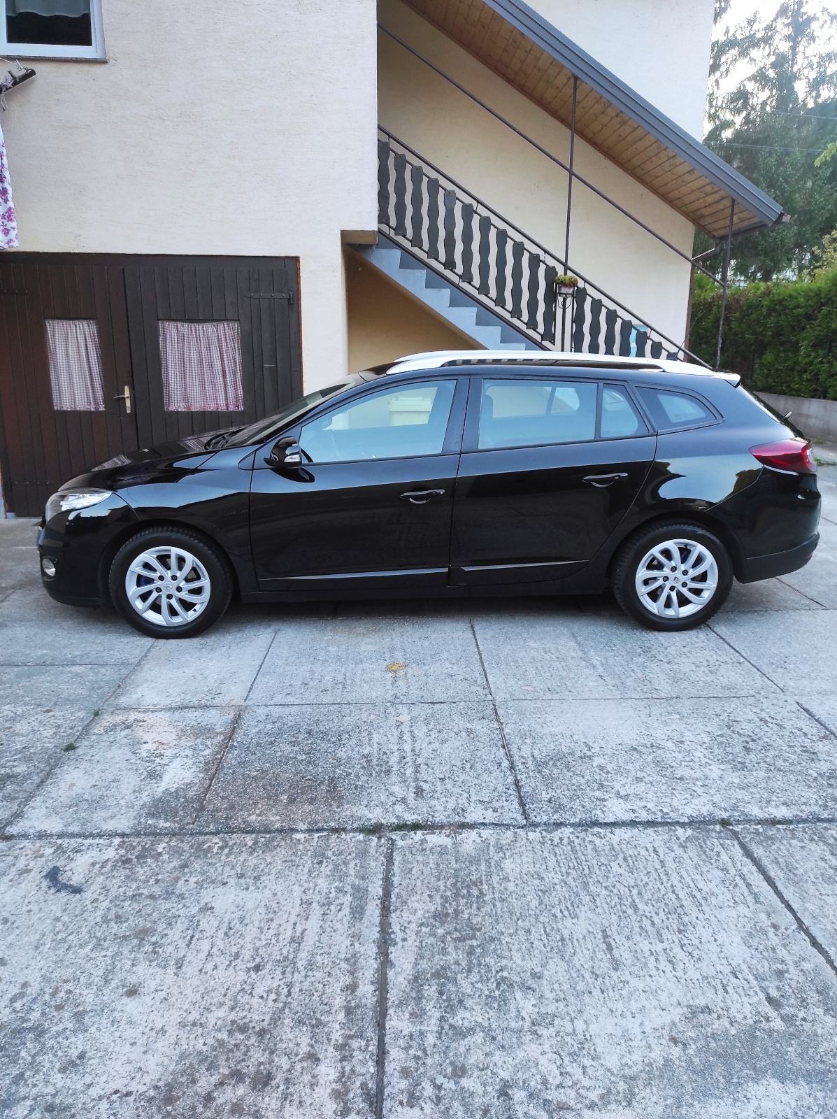 Renault Megane 1.5 dci expression *Izuzetno sačuvan njegovan održavan*, pogled izvana - slika 3