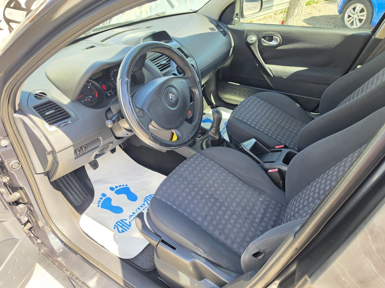 Renault Megane 1,5 dCi =HR AUTO= REG-1 GOD= KLIMA= KARTICE- 36 RATA, fotografija 13