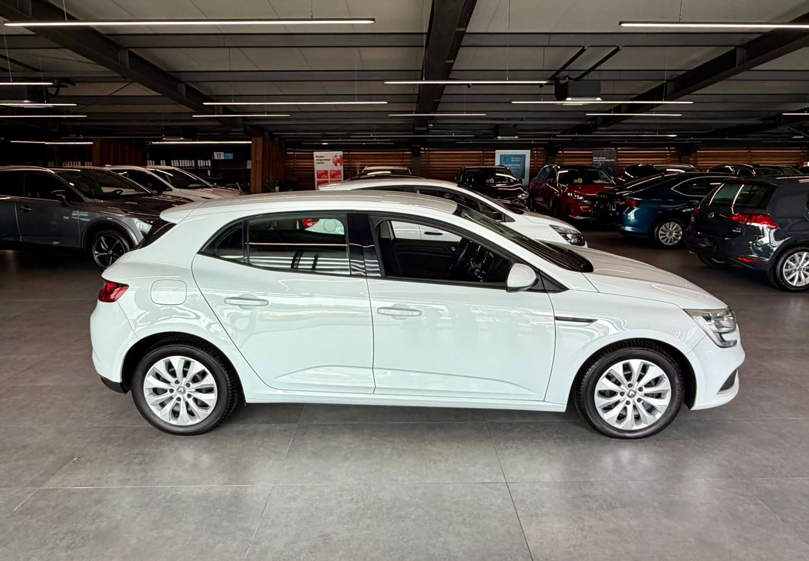 Renault Megane 1,5 dCi NAVIGACIJA • KLIMA • SERVISNA • LEASING, fotografija 8