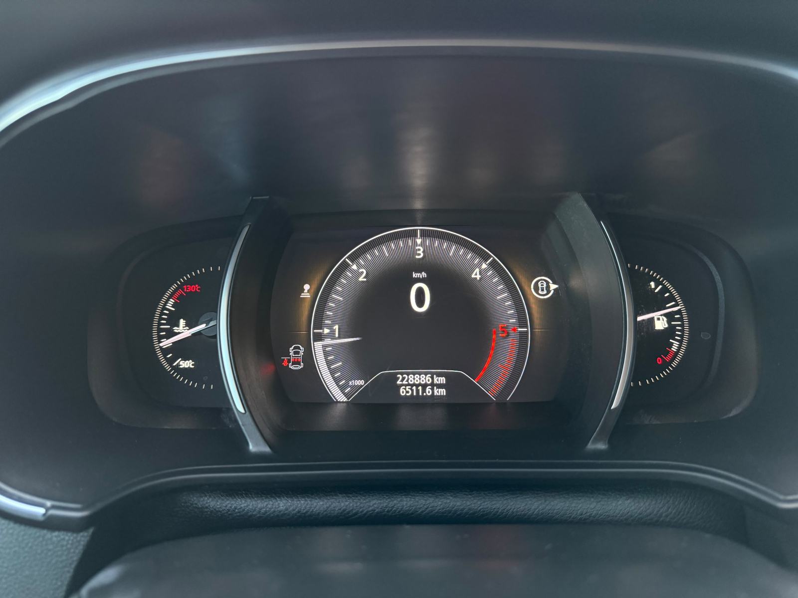 Renault Megane 1,5 dCi - NOVI MODEL - V SERVIS - REG 04/27 - PRILIKA !, fotografija 14