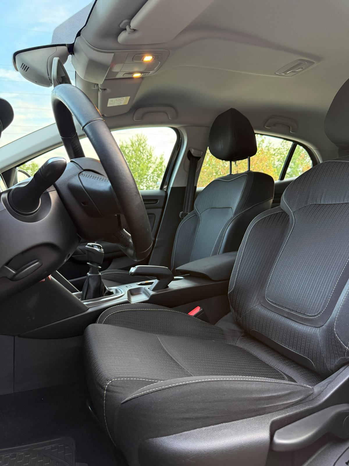Renault Megane 1,5 dCi - NOVI MODEL - V SERVIS - REG 04/27 - PRILIKA !, fotografija 18