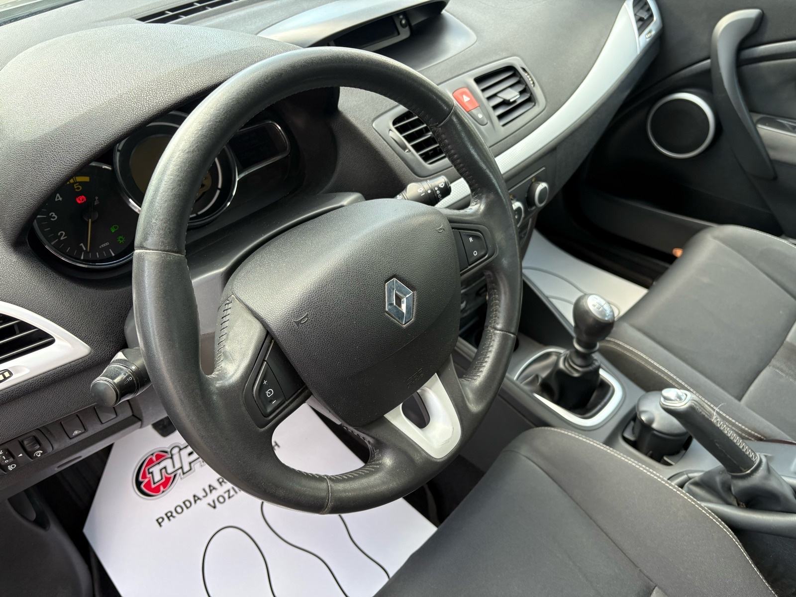 Renault Megane 1,5 dCi REG:04/2027 - KLIMA - AUTOKREDIT, fotografija 9