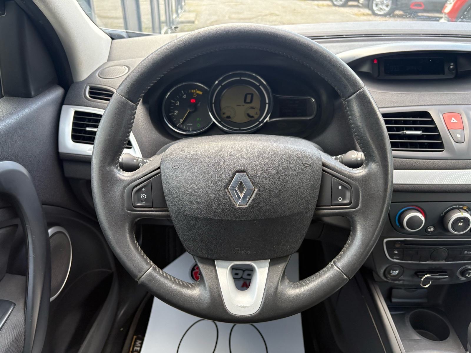 Renault Megane 1,5 dCi REG:04/2027 - KLIMA - AUTOKREDIT, fotografija 14