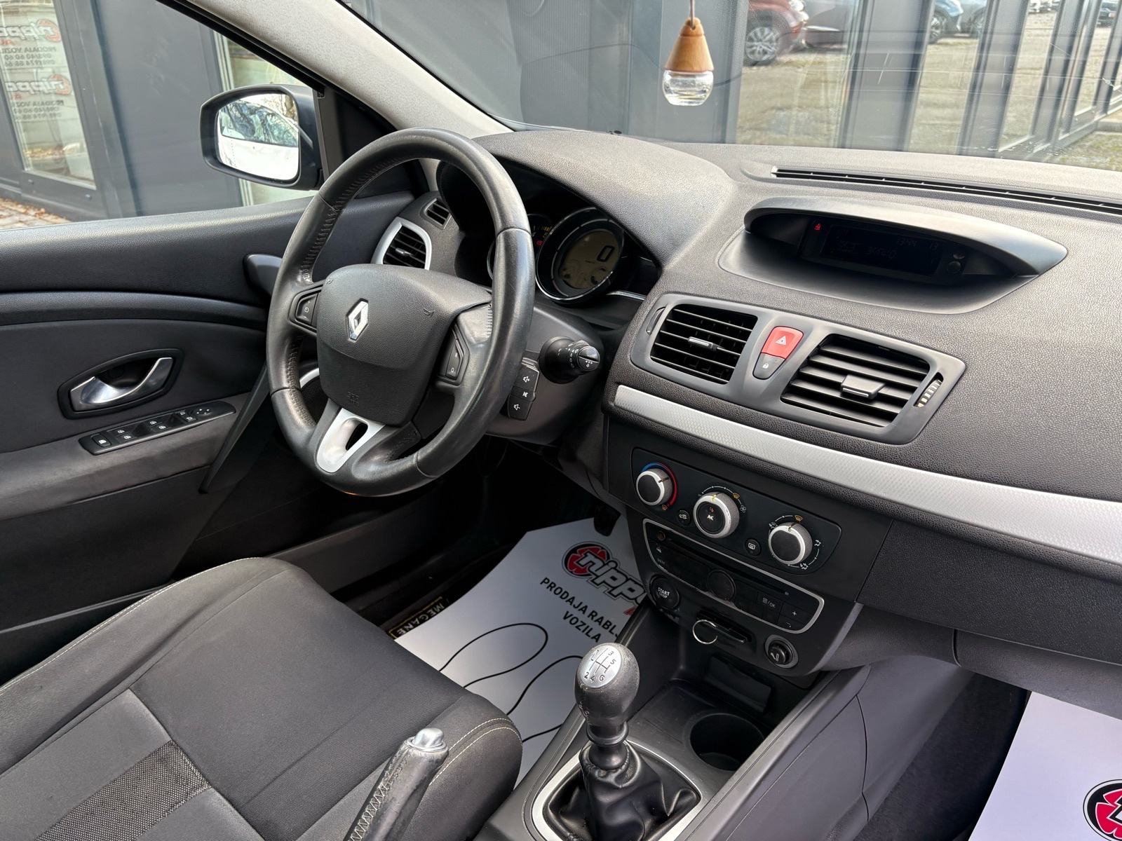 Renault Megane 1,5 dCi REG:04/2027 - KLIMA - AUTOKREDIT, fotografija 17