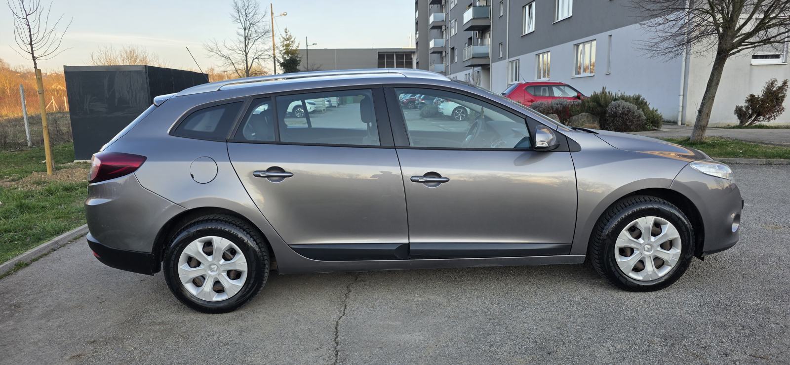 Renault Megane 1,5 dCi reg. do 07/27, Odlično stanje, fotografija 12