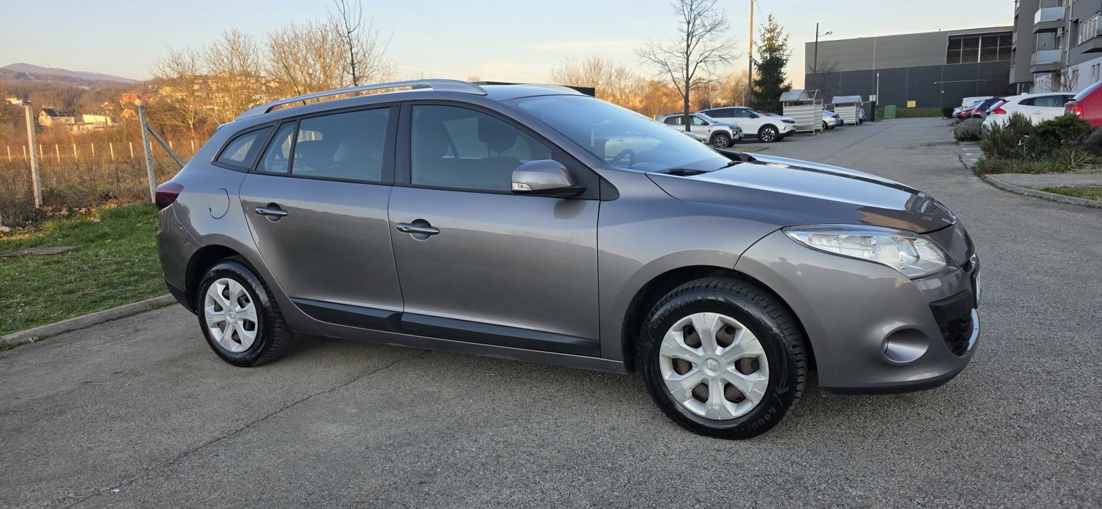 Renault Megane 1,5 dCi reg. do 07/27, Odlično stanje, fotografija 11