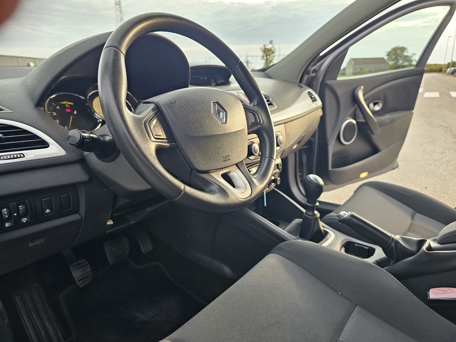 Renault Megane 1,5 dCi, fotografija 9