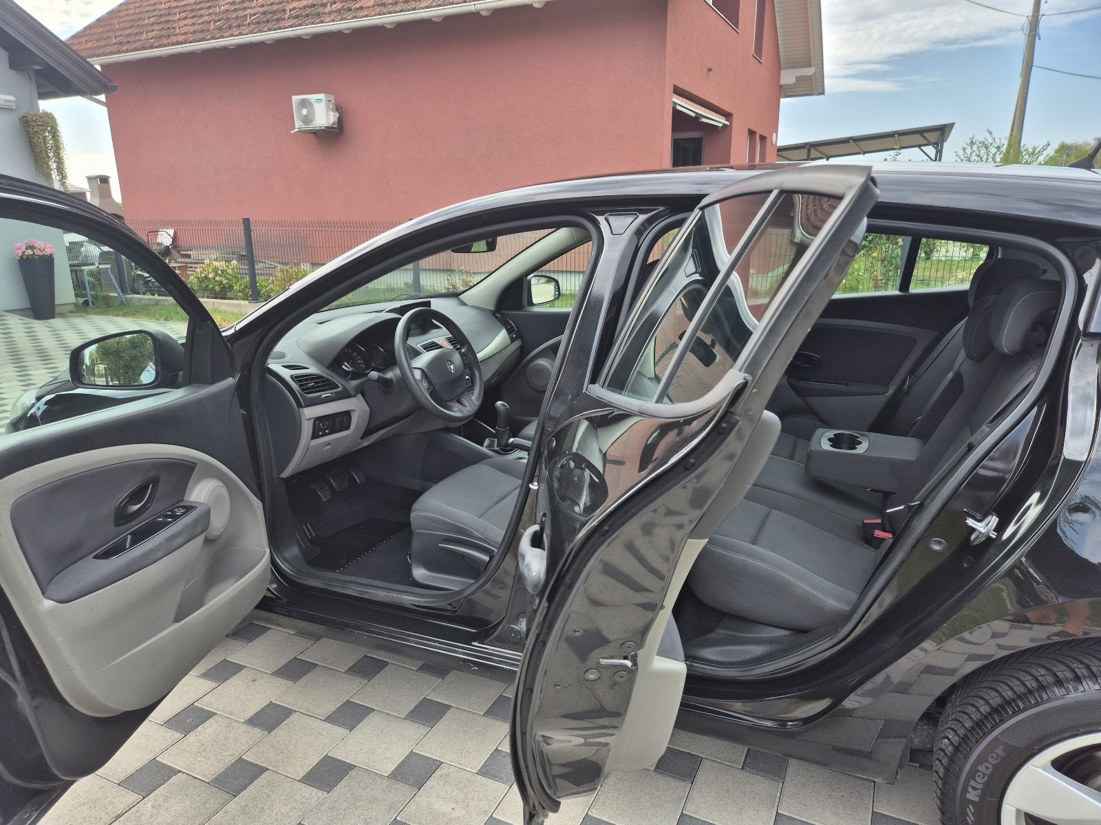 Renault Megane 1.6 16V 2011g REG:05/27 184 - TKm100% UREDAN AUTO, fotografija 11