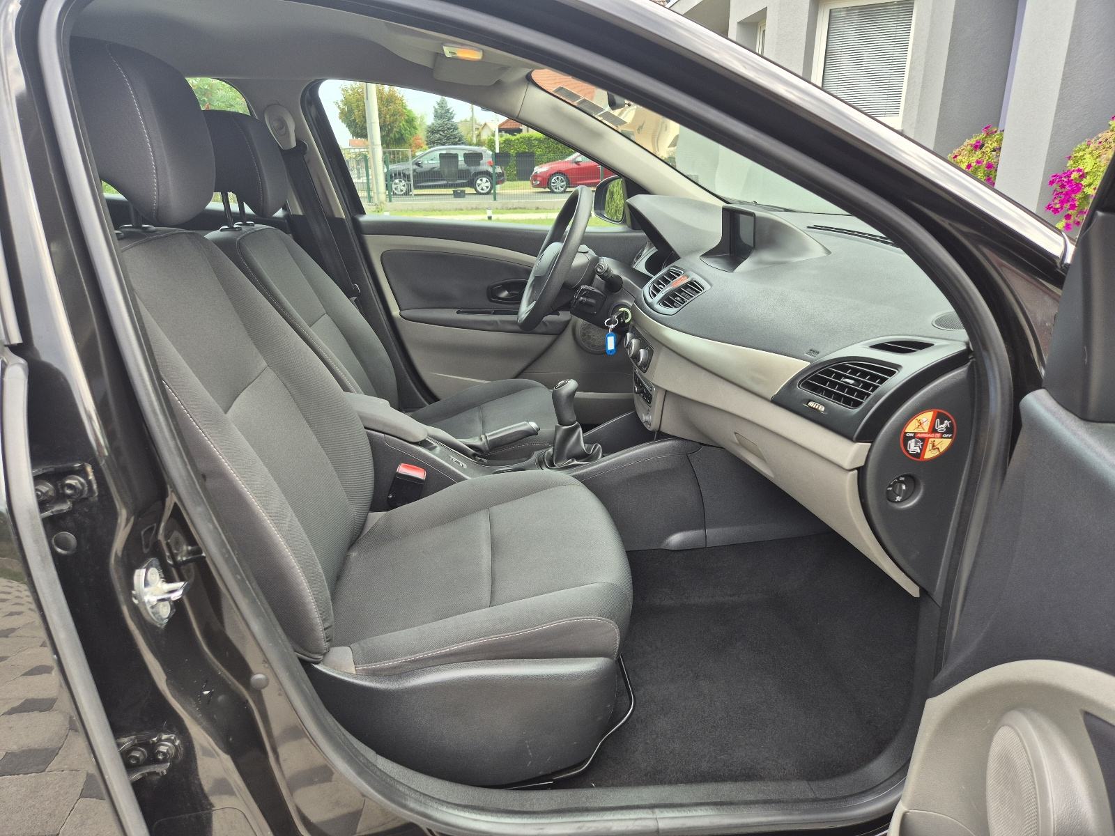Renault Megane 1.6 16V 2011g REG:05/27 184 - TKm100% UREDAN AUTO, fotografija 8