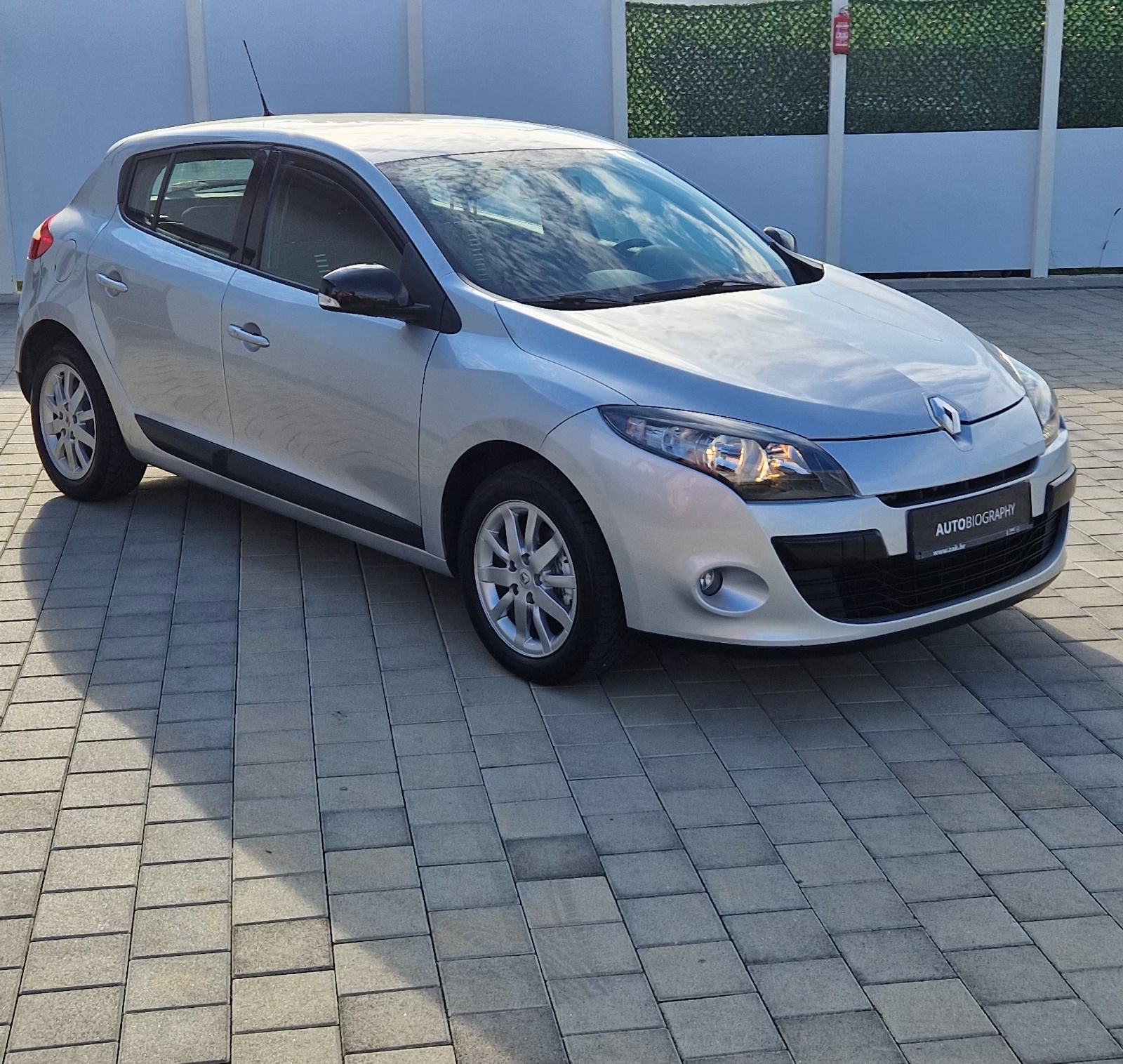Renault Megane 1,6 benzinac ●HR auto ● 1.VLASNIK•129.ooo km ▪︎6 brzina, fotografija 3